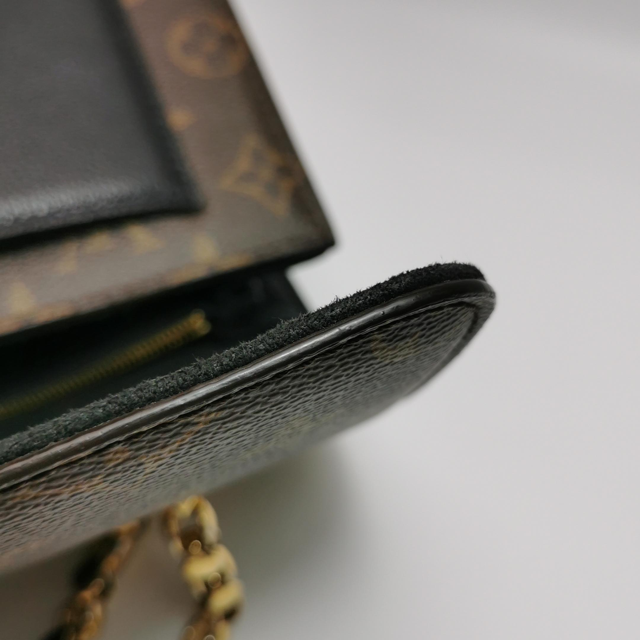 Louis Vuitton(LV) Victoire Monogram Canvas Black Leather Chain Shoulder Bag — photo 12 of 13
