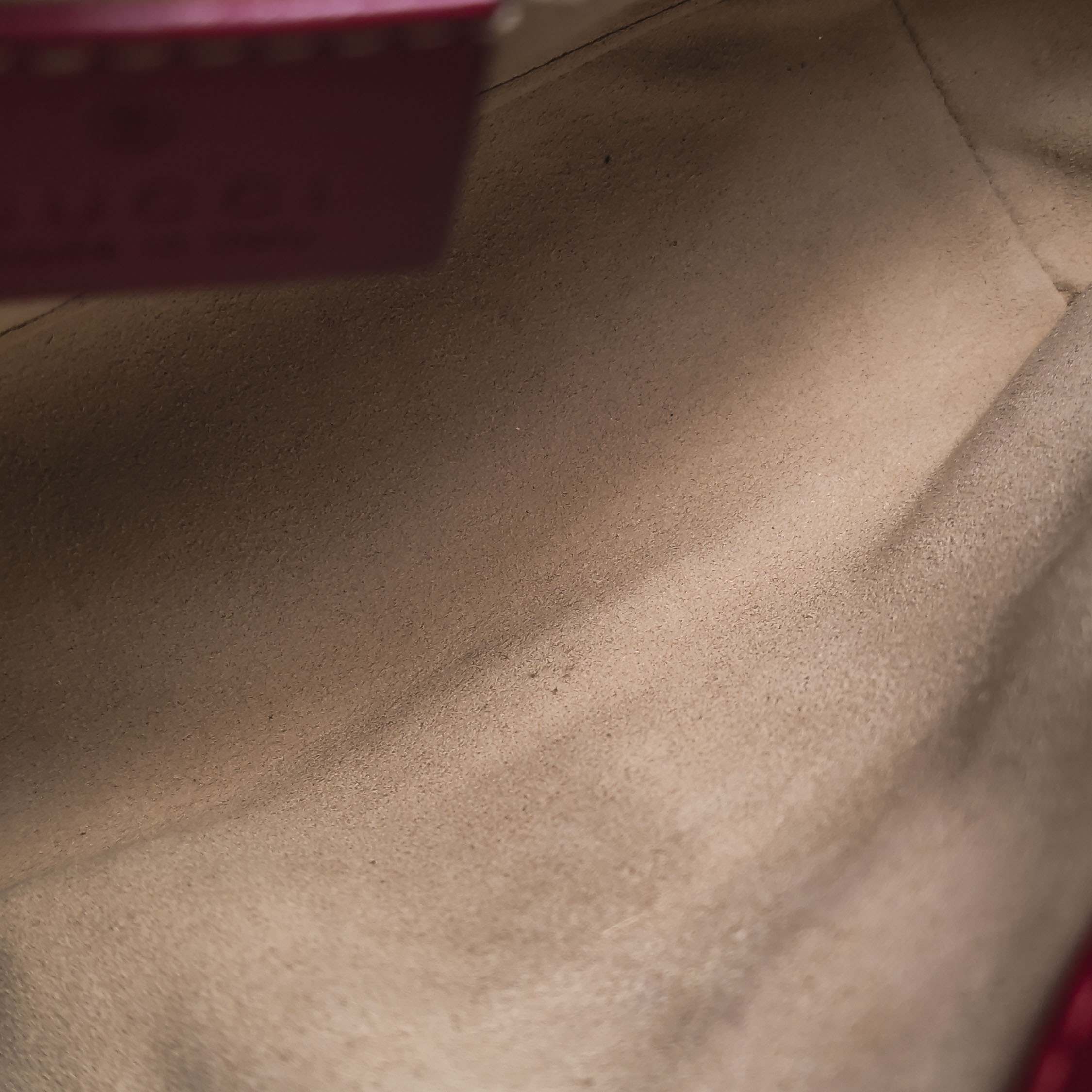 Gucci GG Marmont Flap Bag Matelasse Leather Small — photo 14 of 16