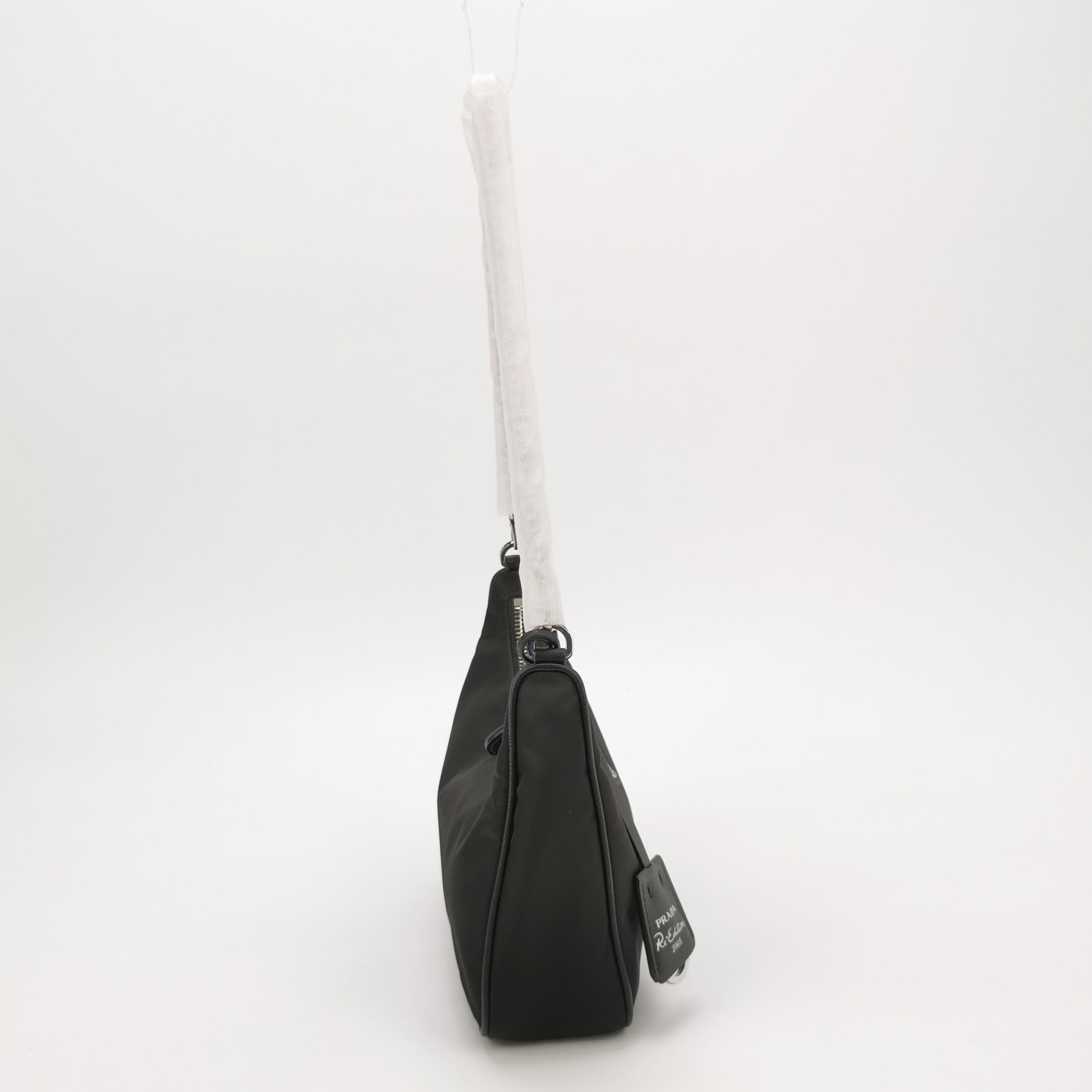 Prada Re-Edition 2005 Shoulder Bag Tessuto Small