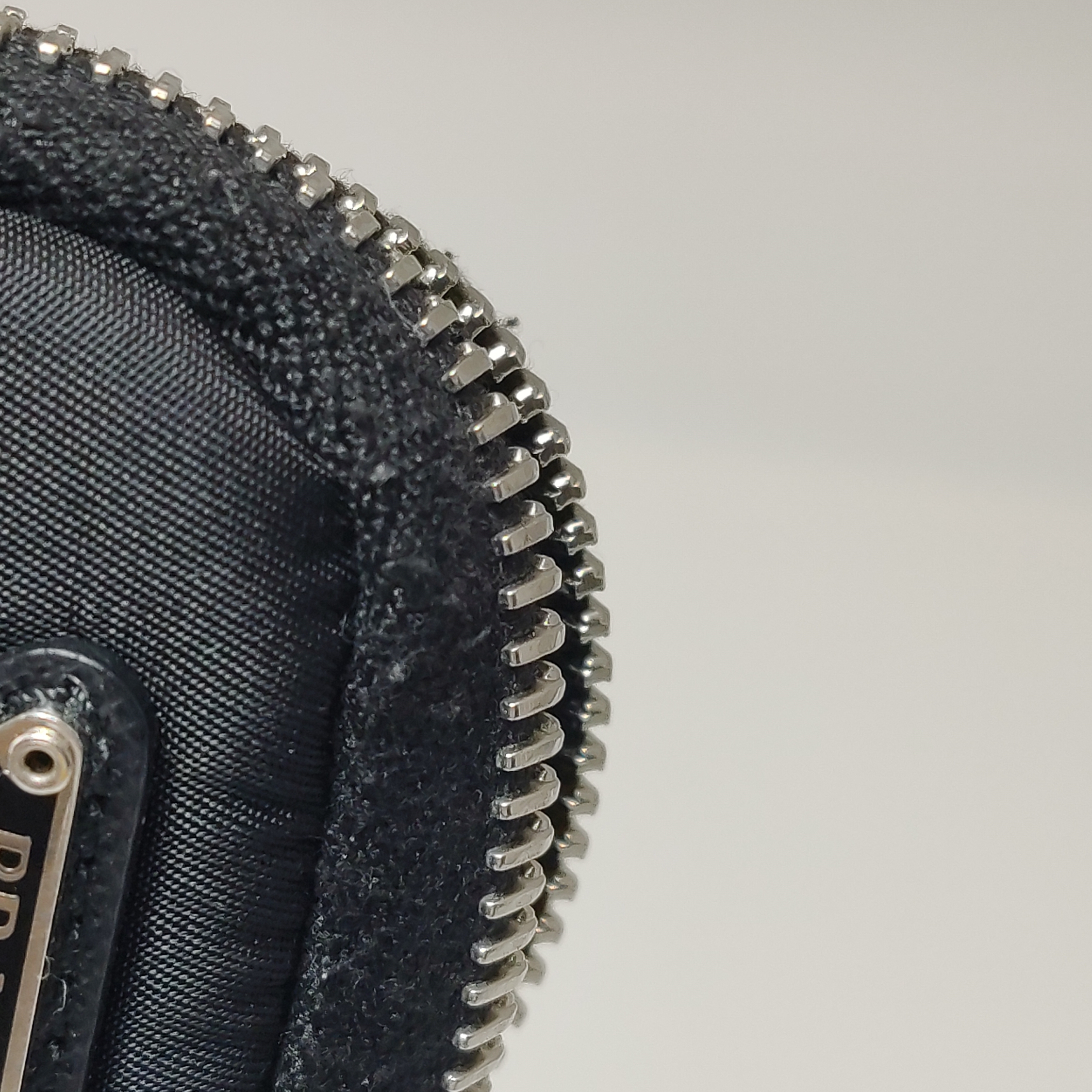 Prada Re-Edition 2005 Shoulder Bag Tessuto Small