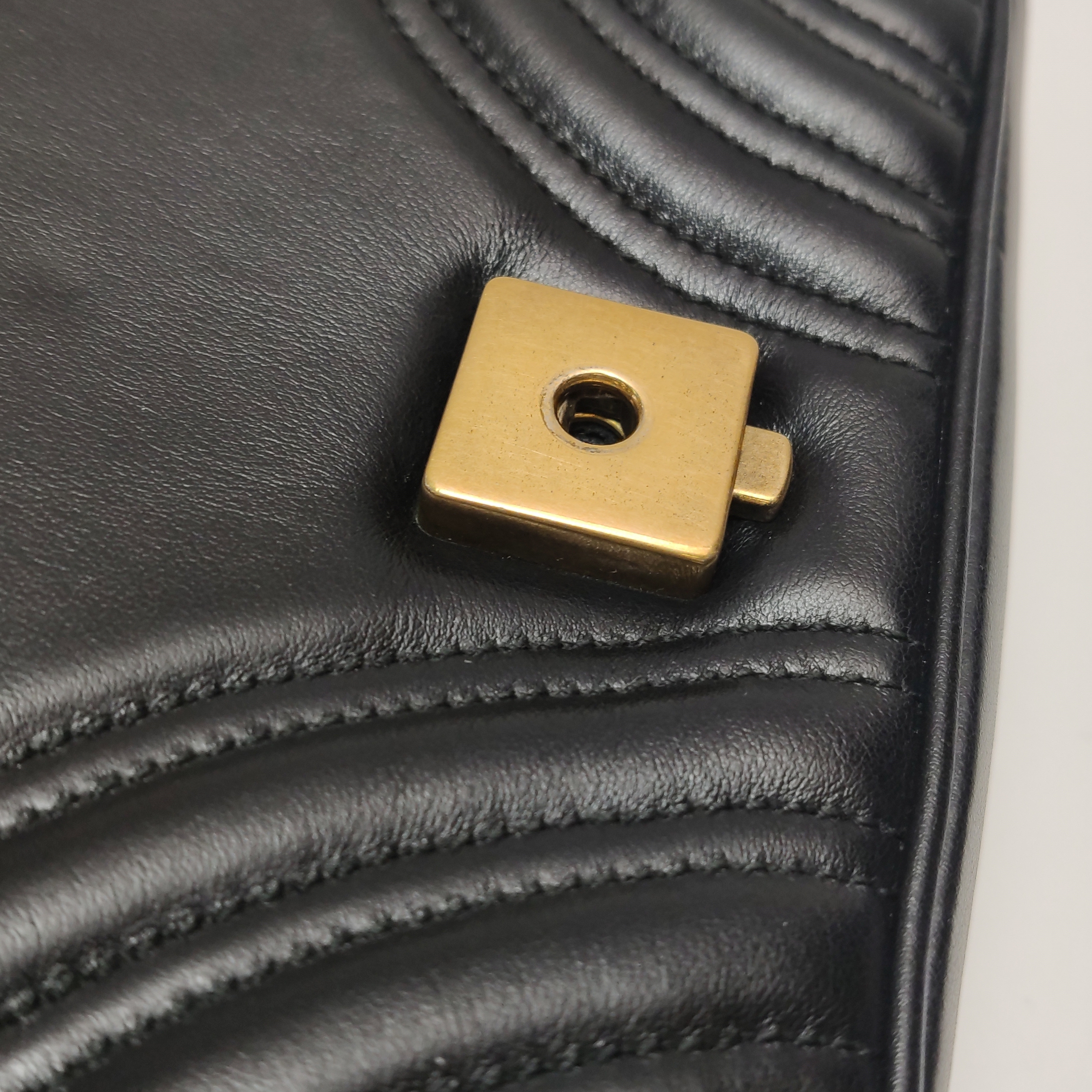Gucci GG Marmont Flap Bag Matelasse Leather Small — photo 8 of 16