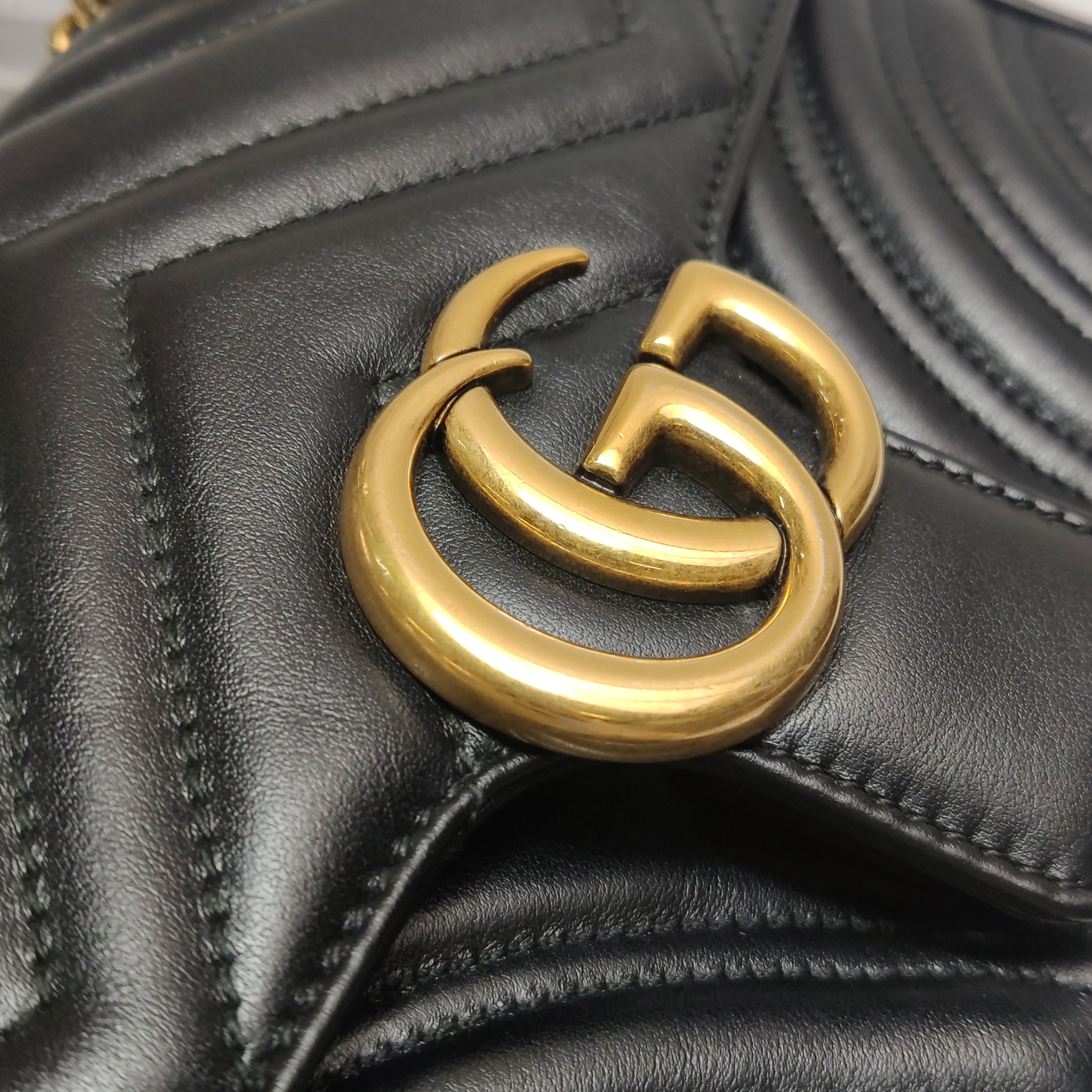 Gucci GG Marmont Flap Bag Matelasse Leather Small — photo 9 of 16