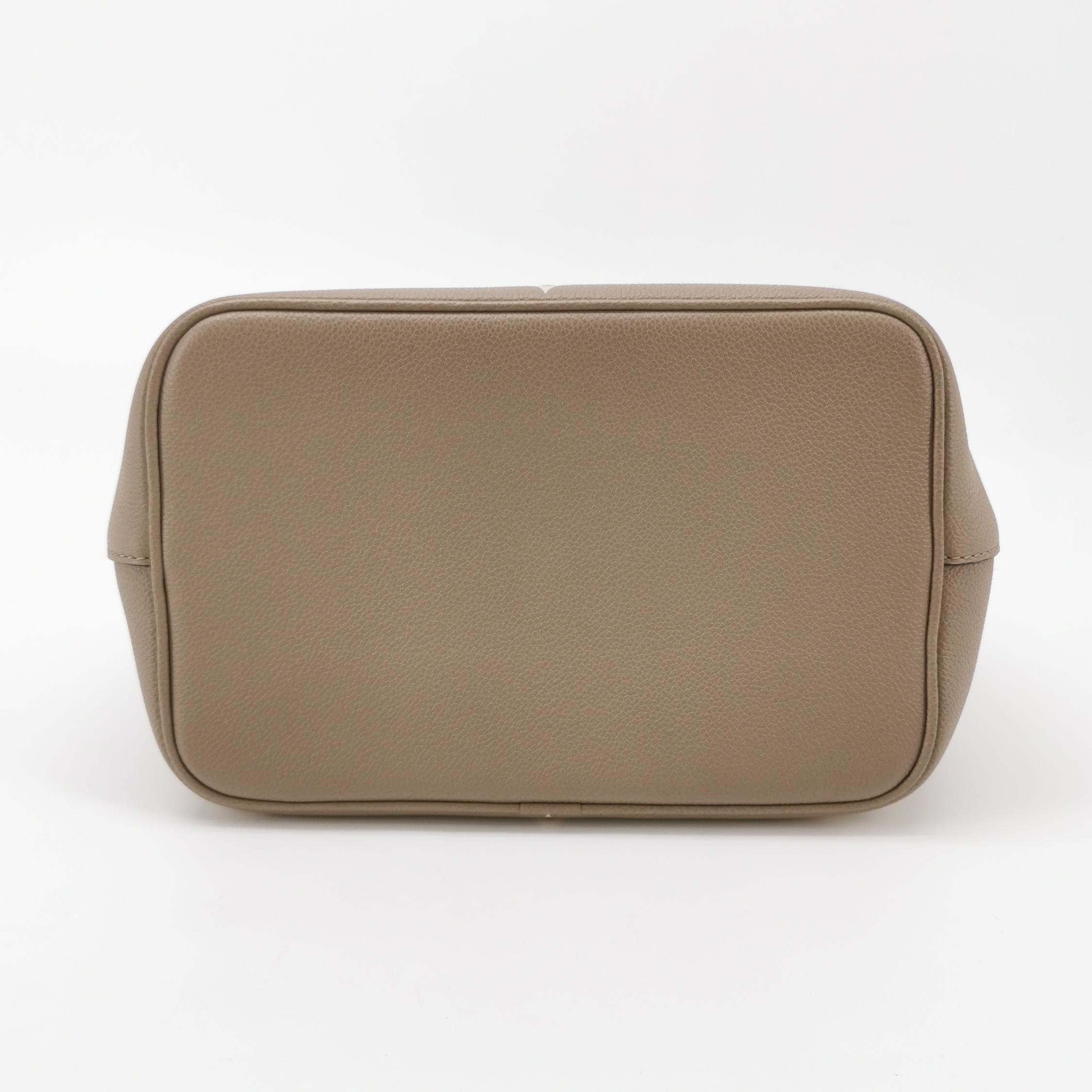 Louis Vuitton(LV) NeoNoe Handbag Bicolor Monogram Empreinte Giant MM — photo 5 of 12
