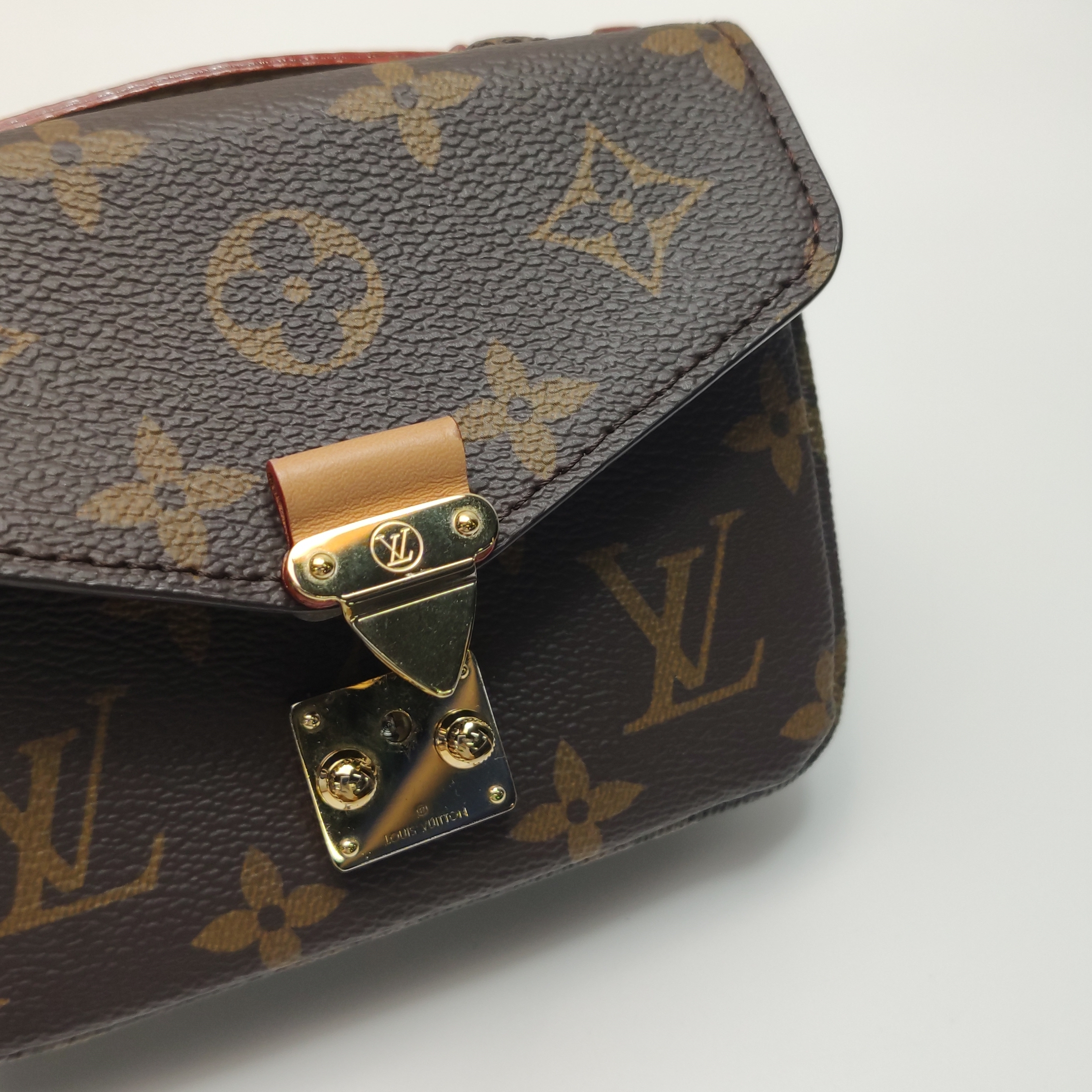 Louis Vuitton(LV) Micro Metis Monogram Canvas — photo 9 of 14