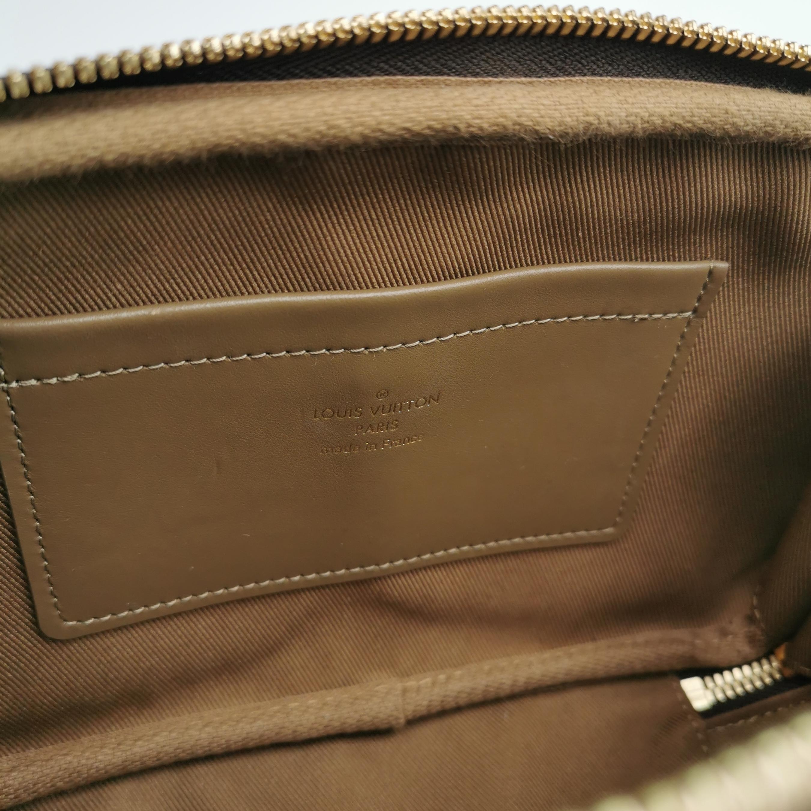 Louis Vuitton(LV) Utility Crossbody Bag Monogram Canvas — photo 10 of 17