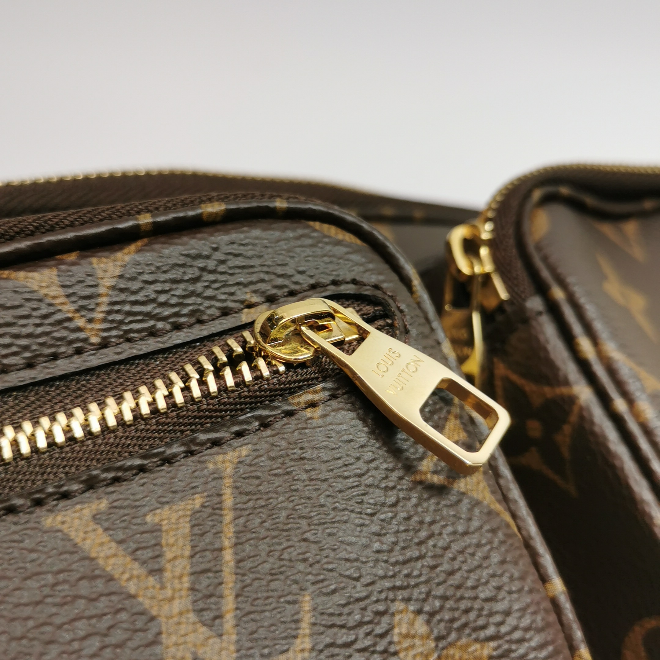 Louis Vuitton(LV) Utility Crossbody Bag Monogram Canvas — photo 14 of 17