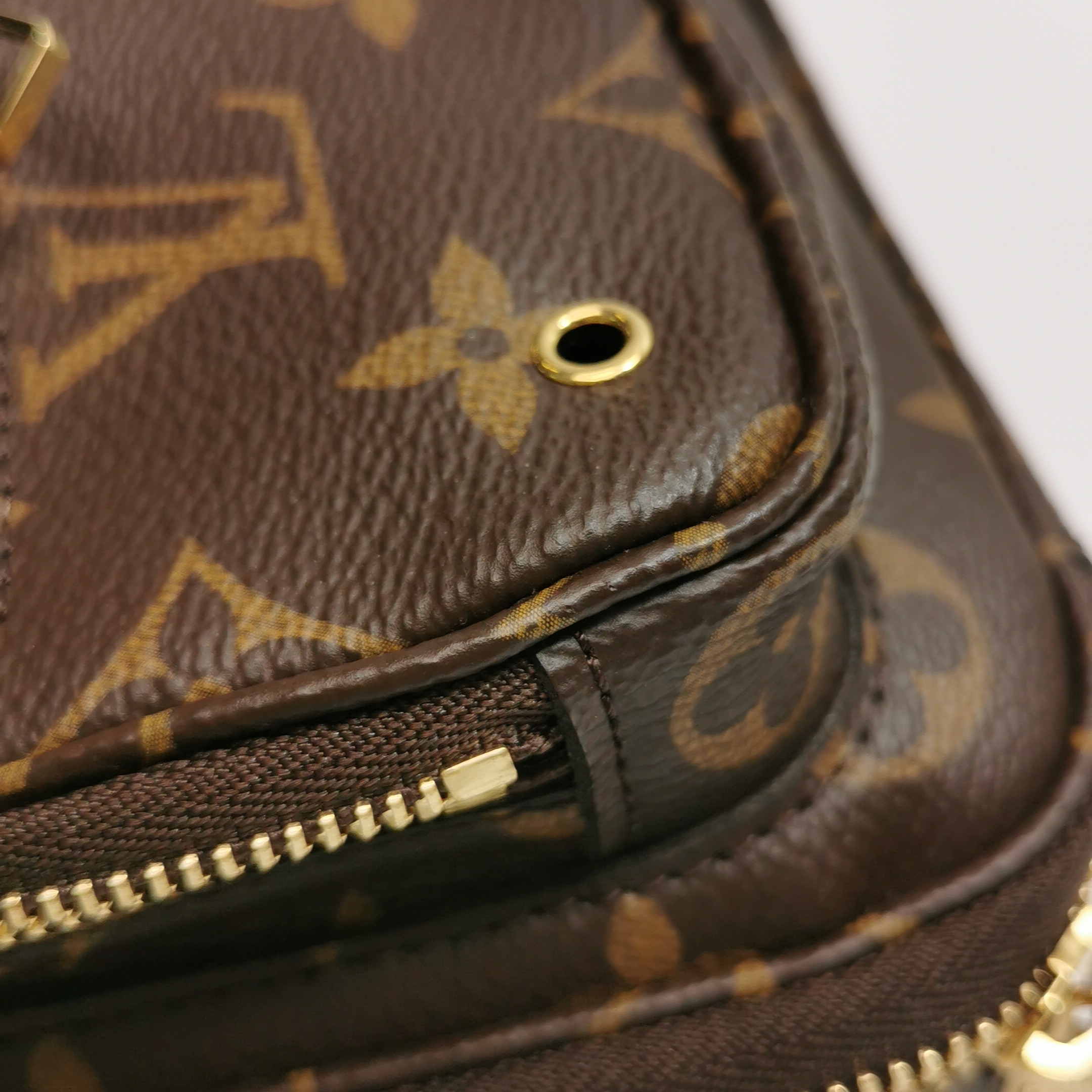 Louis Vuitton(LV) Utility Crossbody Bag Monogram Canvas — photo 12 of 17