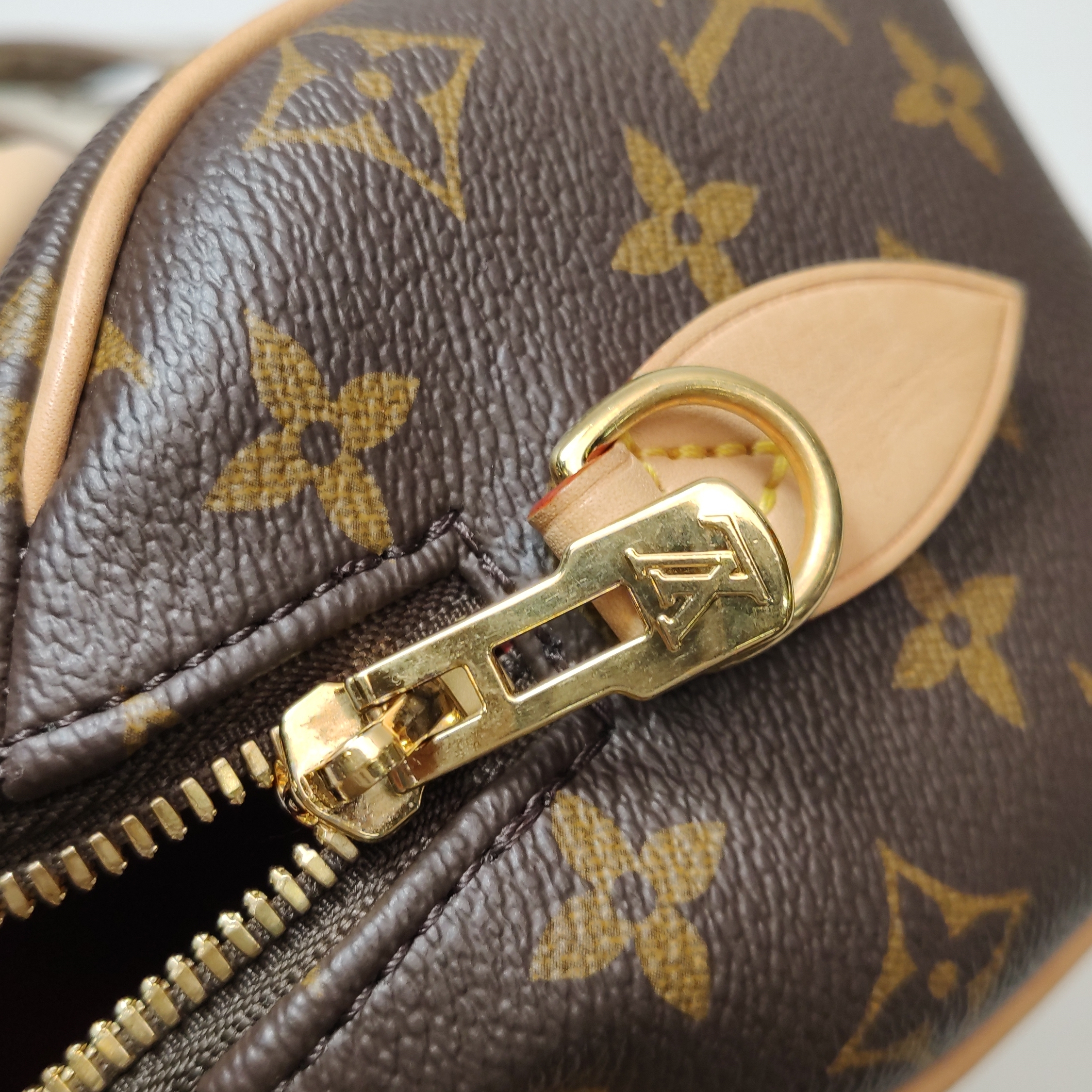  Louis Vuitton(LV) Speedy Bandouliere Bag Monogram Canvas 20 — photo 10 of 16