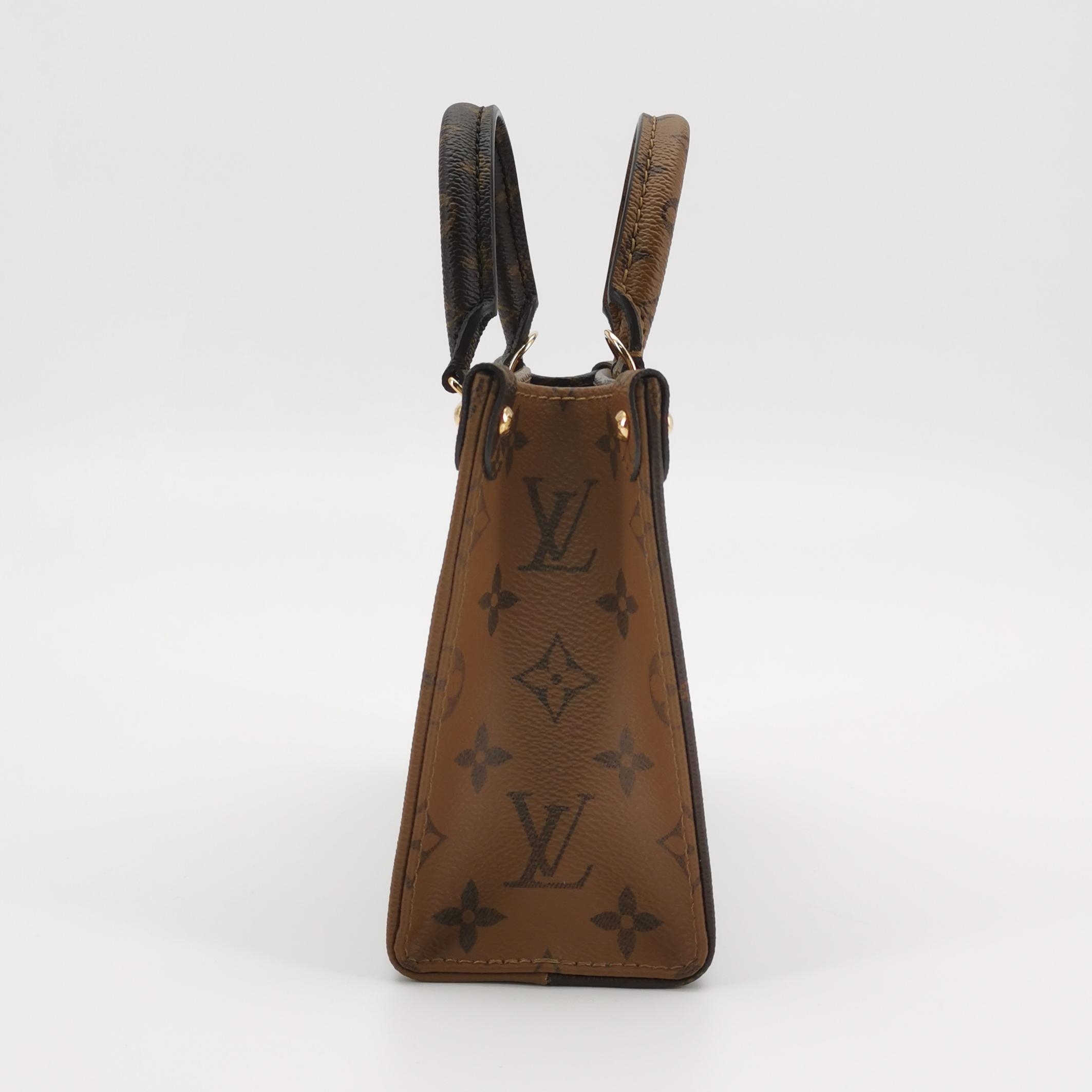 Louis Vuitton(LV) OnTheGo Tote Reverse Monogram Giant BB — photo 4 of 11