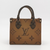 Louis Vuitton(LV) OnTheGo Tote Reverse Monogram Giant BB — thumbnail 5