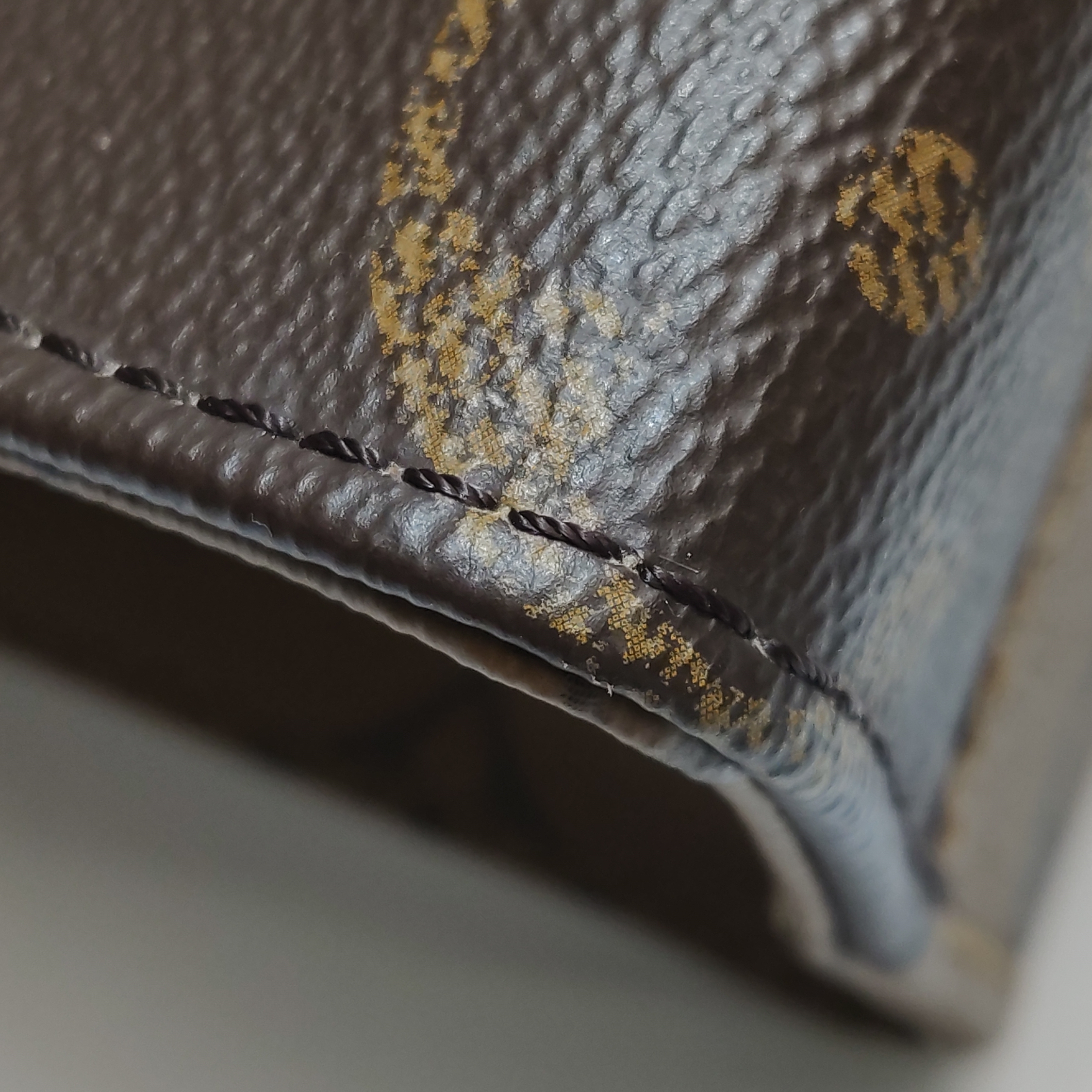 Louis Vuitton(LV) OnTheGo Tote Reverse Monogram Giant BB — photo 9 of 11