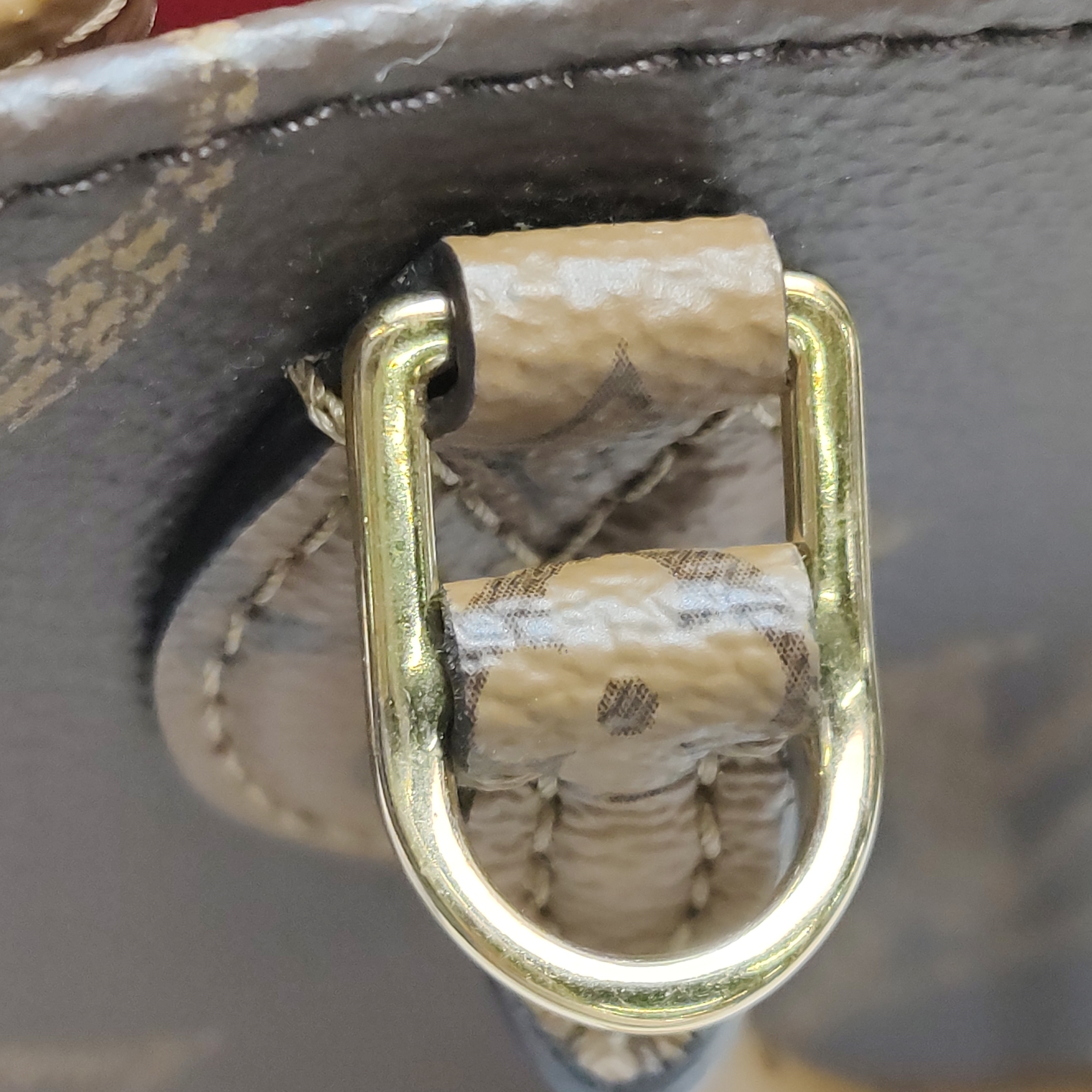Louis Vuitton(LV) OnTheGo Tote Reverse Monogram Giant BB — photo 11 of 11