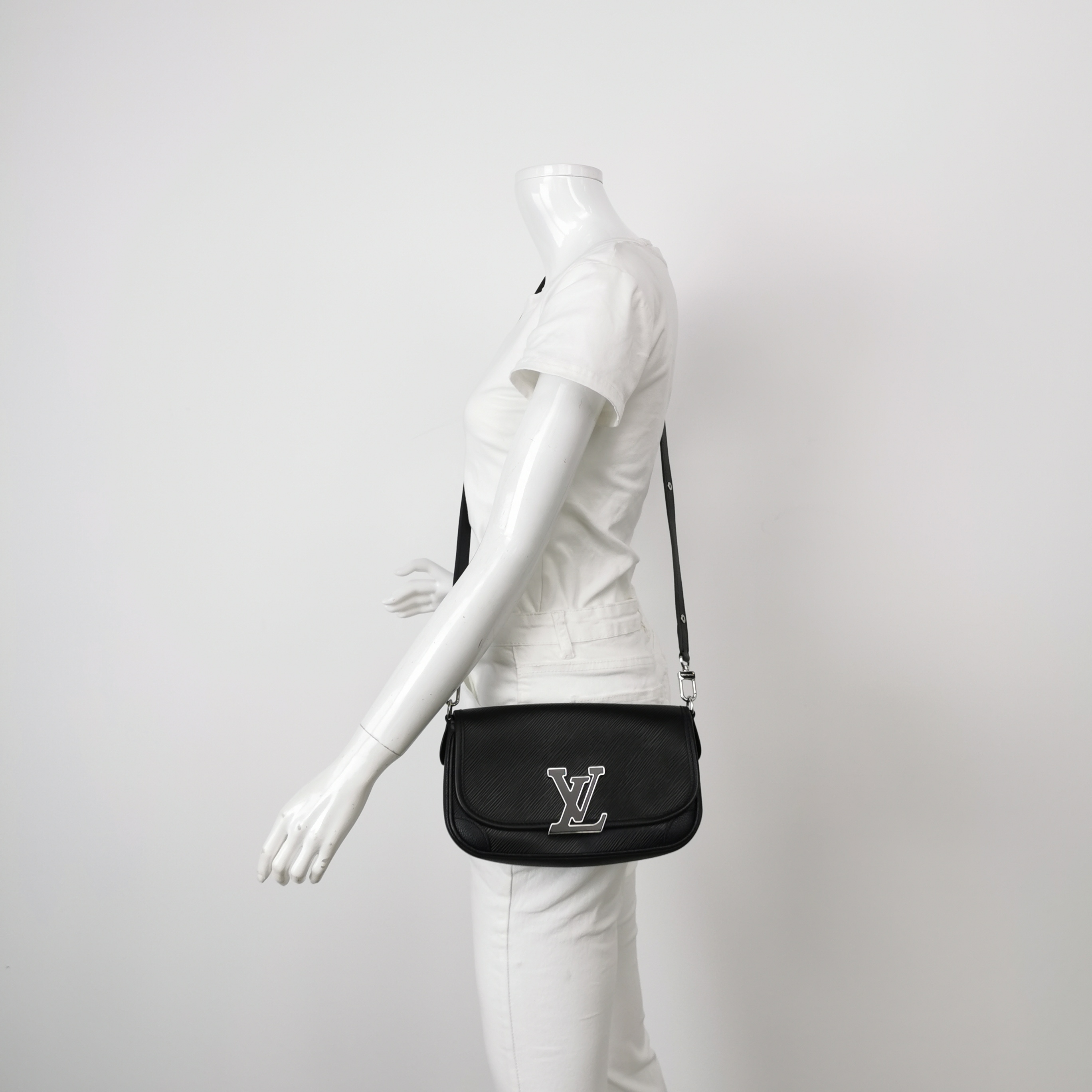 Louis Vuitton(LV) Buci Crossbody Bag Epi Leather — alternate view