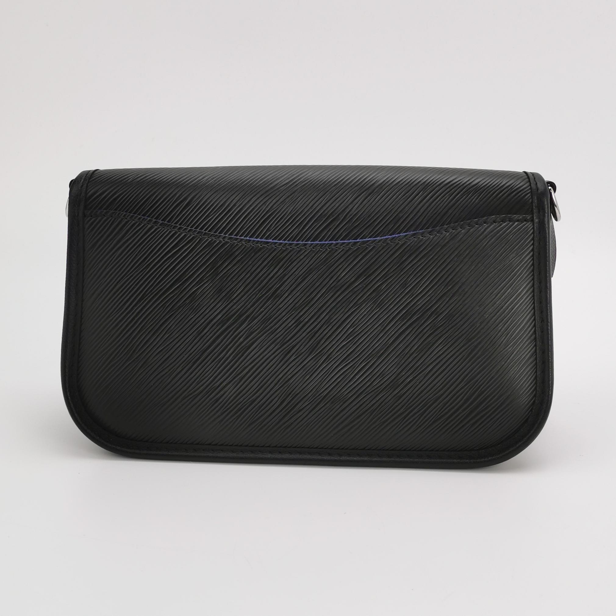 Louis Vuitton(LV) Buci Crossbody Bag Epi Leather — photo 5 of 15