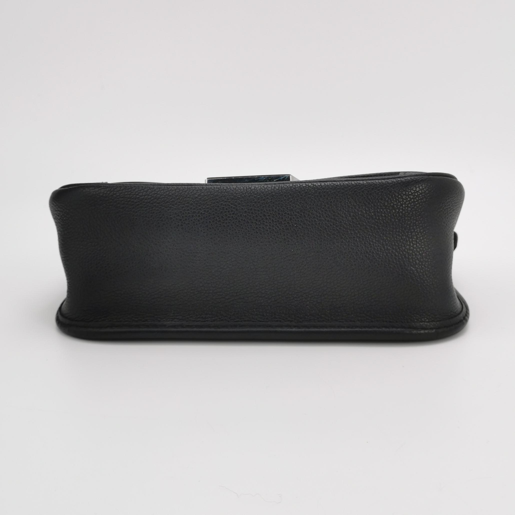 Louis Vuitton(LV) Buci Crossbody Bag Epi Leather — photo 6 of 15