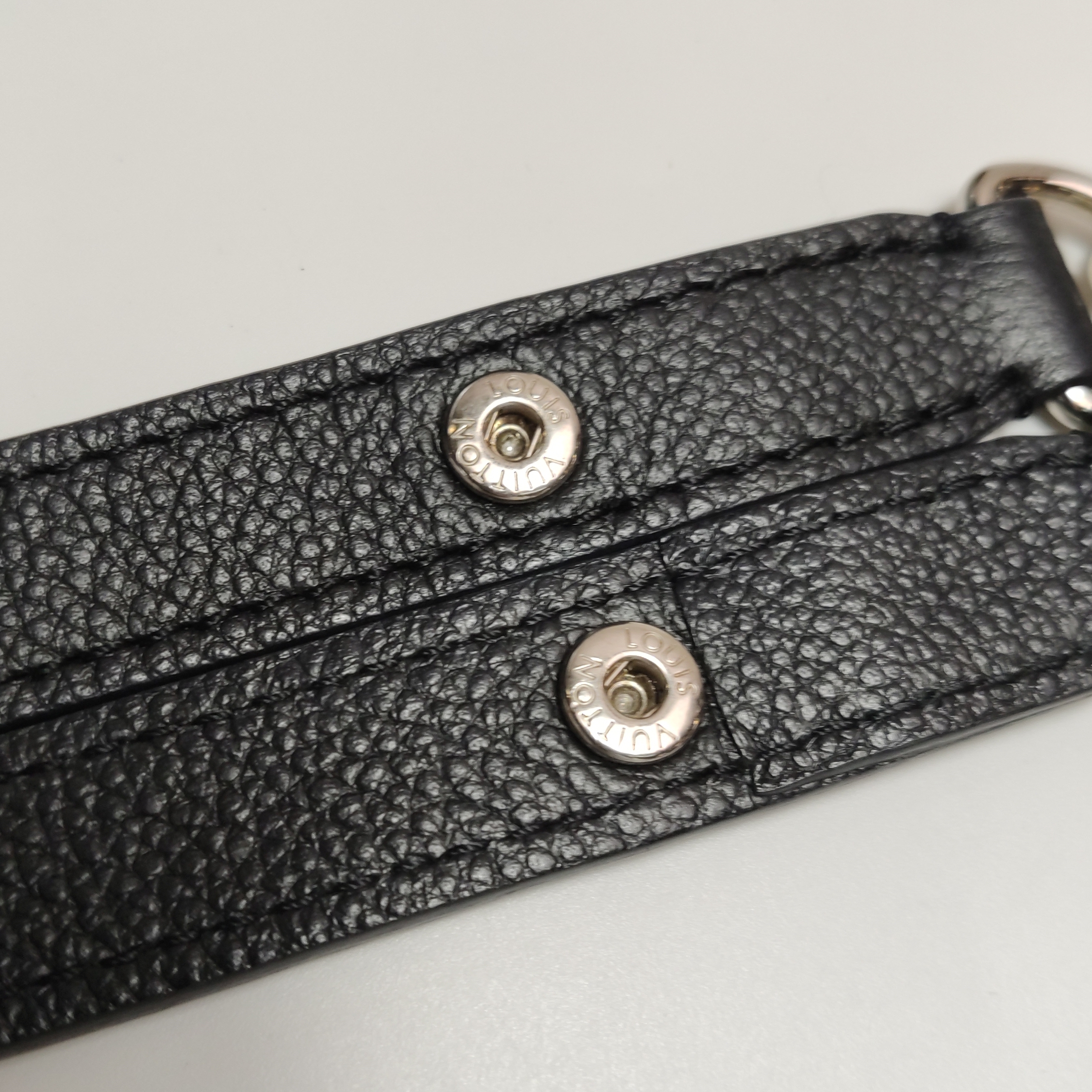 Louis Vuitton(LV) Buci Crossbody Bag Epi Leather — photo 14 of 15