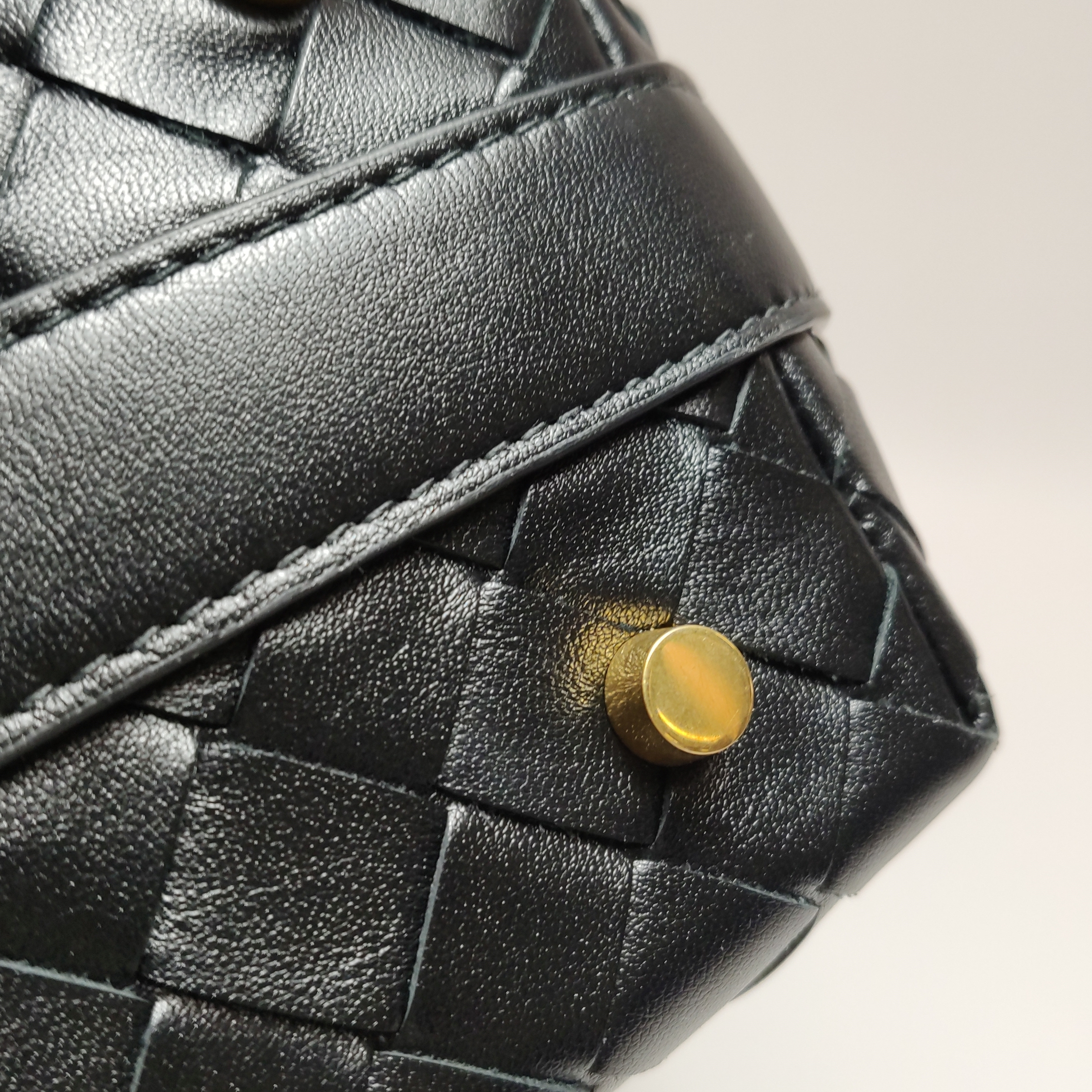 Bottega Veneta(BV) Wallace Shoulder Bag Intrecciato Nappa Mini — photo 10 of 11