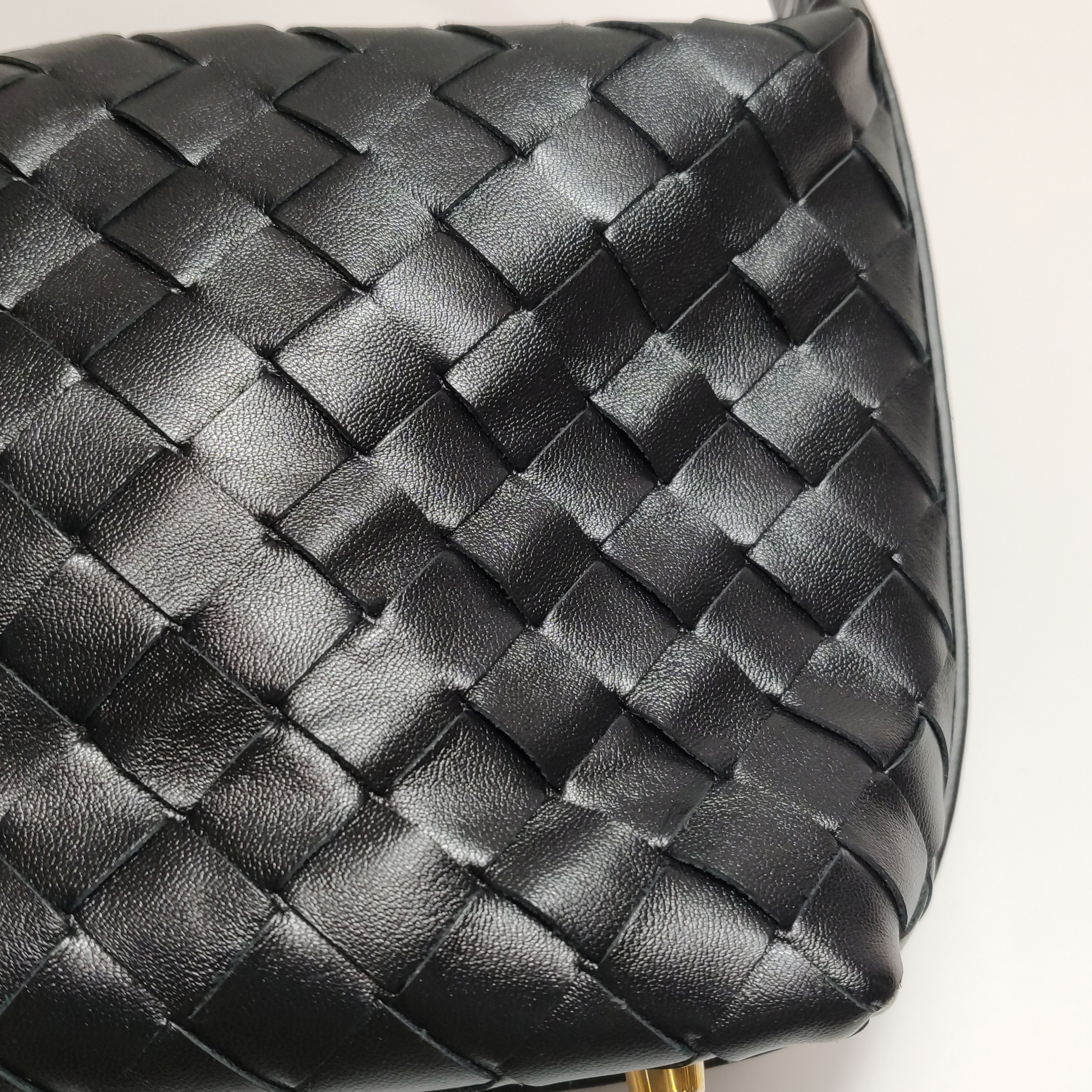 Bottega Veneta(BV) Wallace Shoulder Bag Intrecciato Nappa Mini — photo 7 of 11