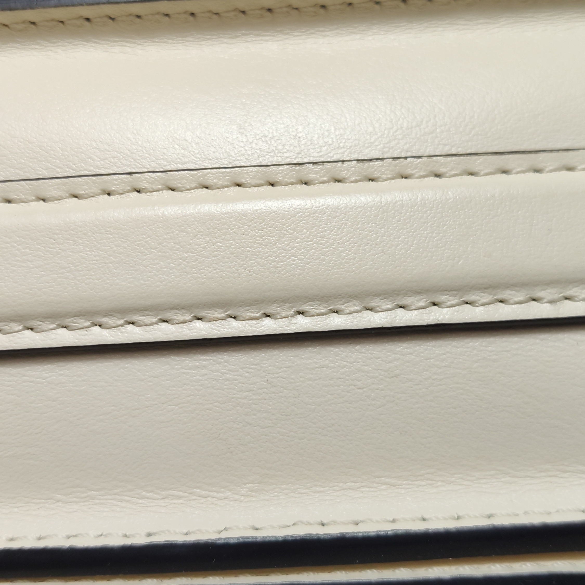 Louis Vuitton(LV) LV Pont 9 Bag Leather — photo 12 of 15