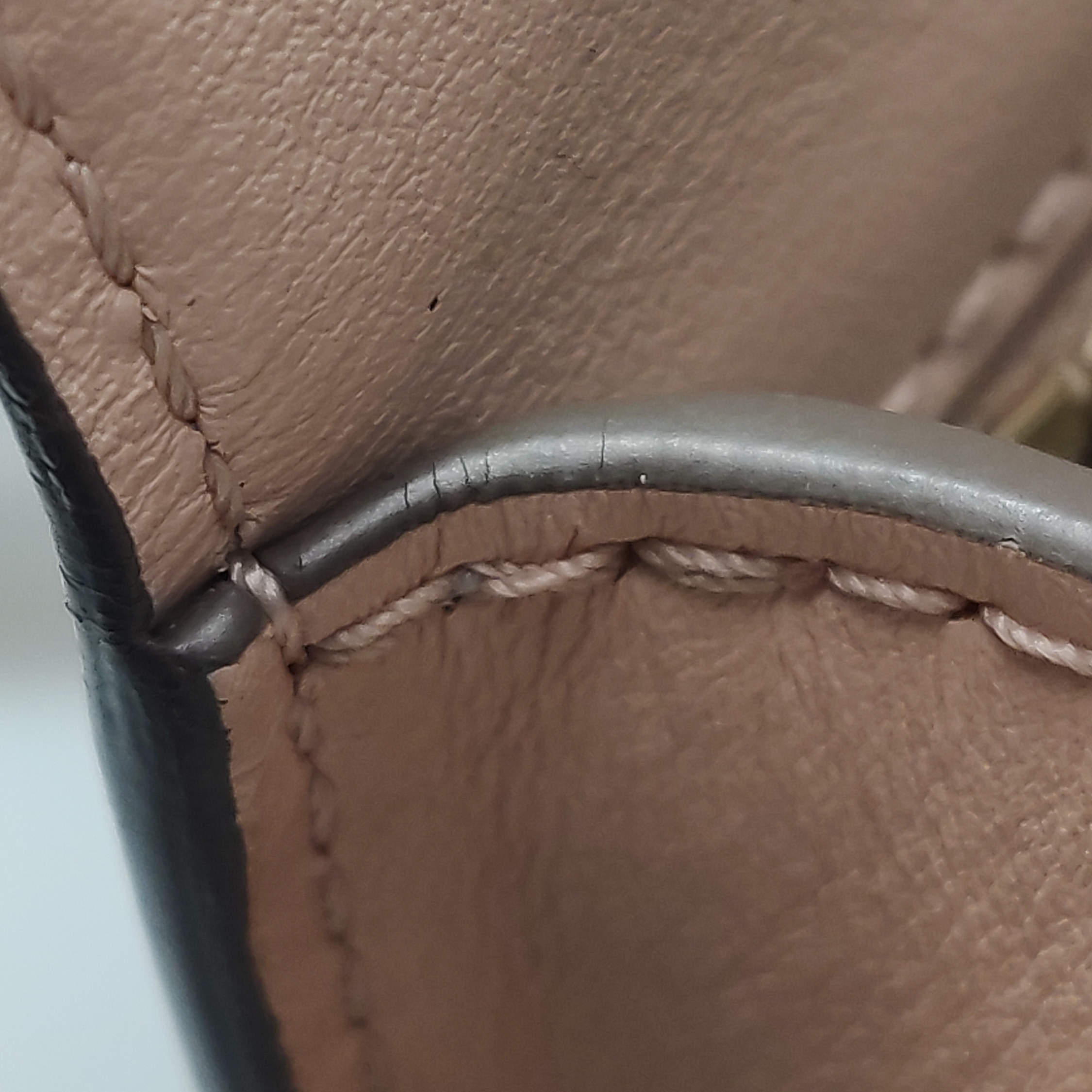 Louis Vuitton(LV) LV Pont 9 Bag Leather — photo 11 of 17
