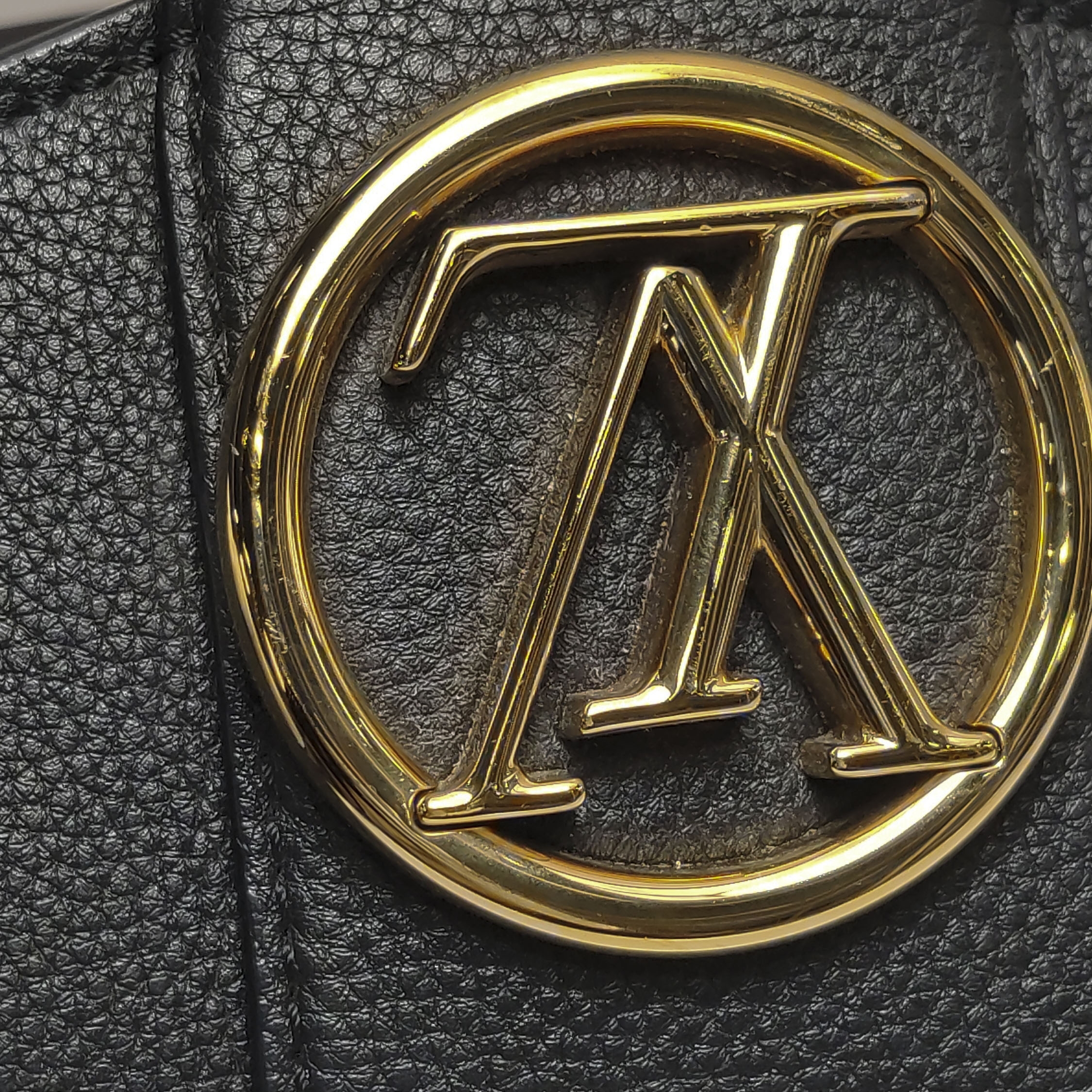 Louis Vuitton(LV) LV Pont 9 Soft Bag Leather — photo 10 of 14