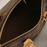 Louis Vuitton(LV) Speedy Bandouliere Bag Monogram Canvas 25 — thumbnail 7