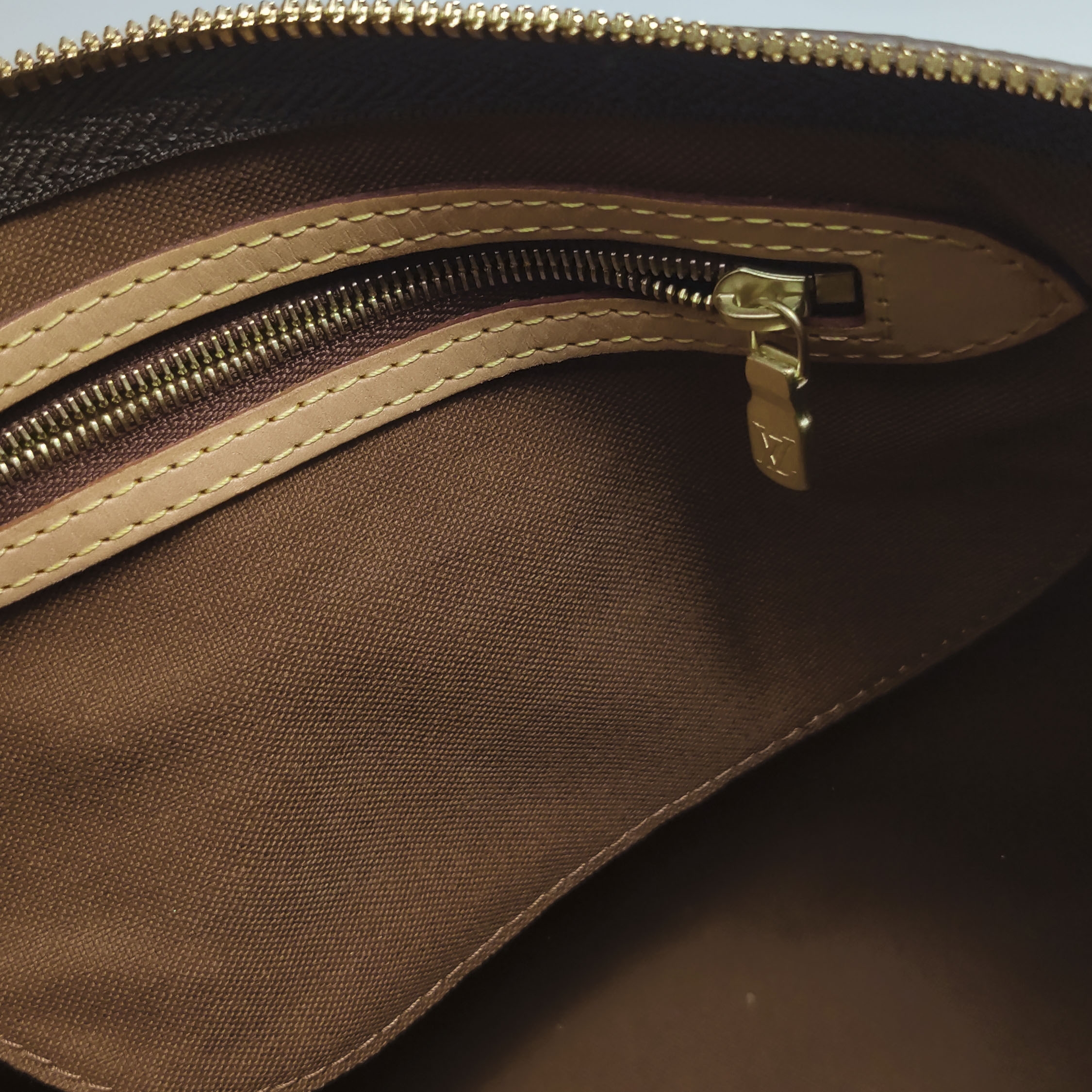 Louis Vuitton(LV) Speedy Bandouliere Bag Monogram Canvas 25 — photo 13 of 17
