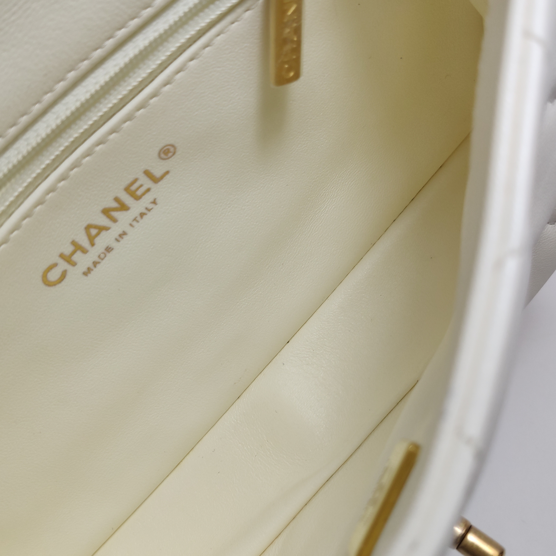 Chanel Express Zip Around CC Flap Bag Quilted Calfskin — photo 10 of 14