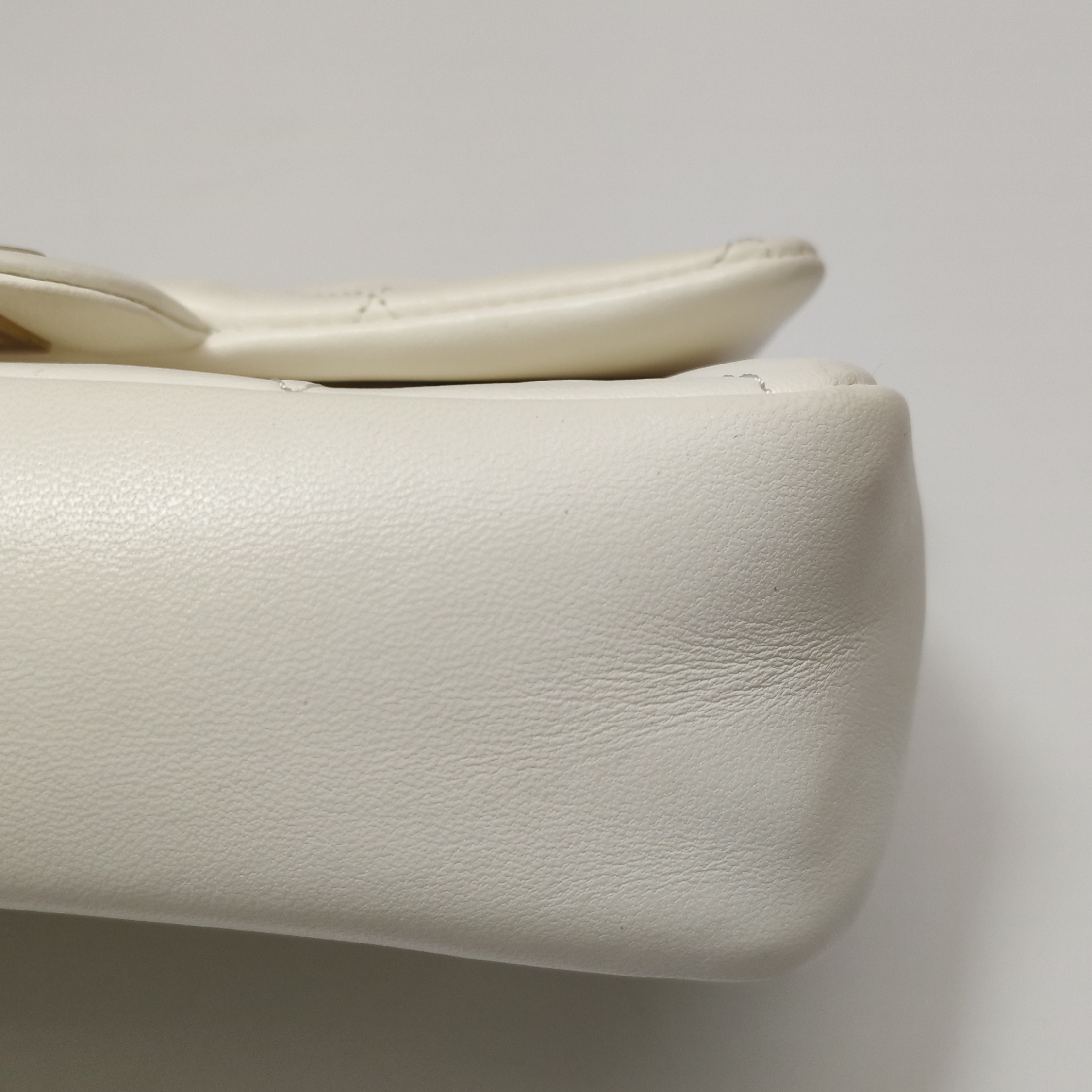 Chanel Express Zip Around CC Flap Bag Quilted Calfskin — photo 11 of 14