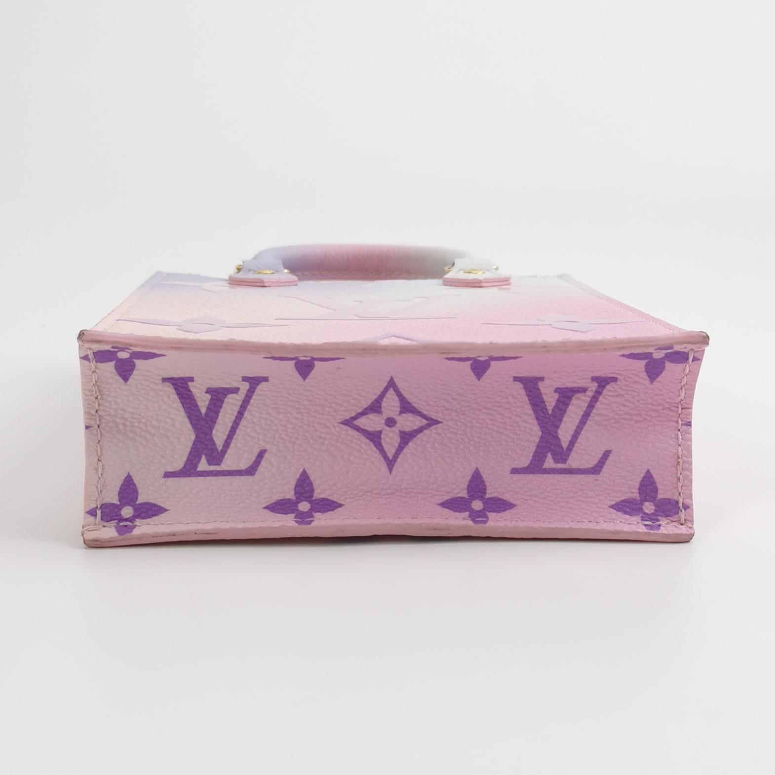 Louis Vuitton(LV) Petit Sac Plat Bag Spring in the City Monogram Giant Canvas — photo 6 of 15