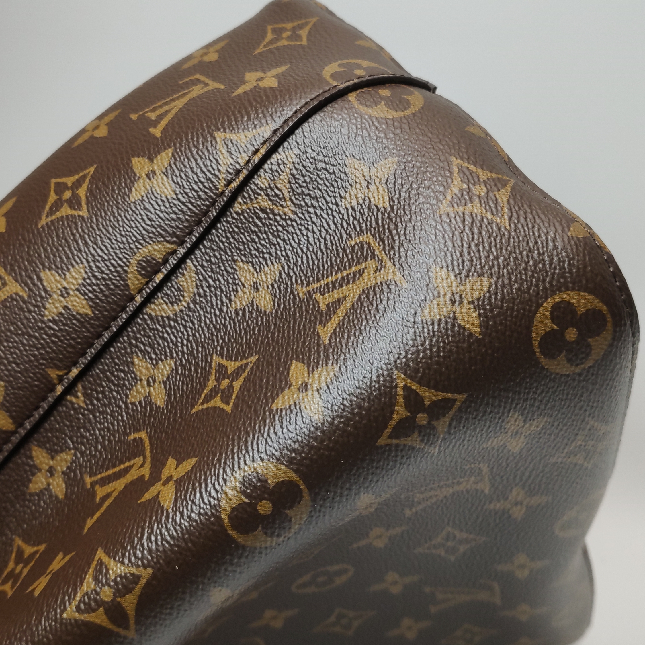Louis Vuitton(LV) NeoNoe Handbag Monogram Canvas with Leather MM — photo 10 of 13