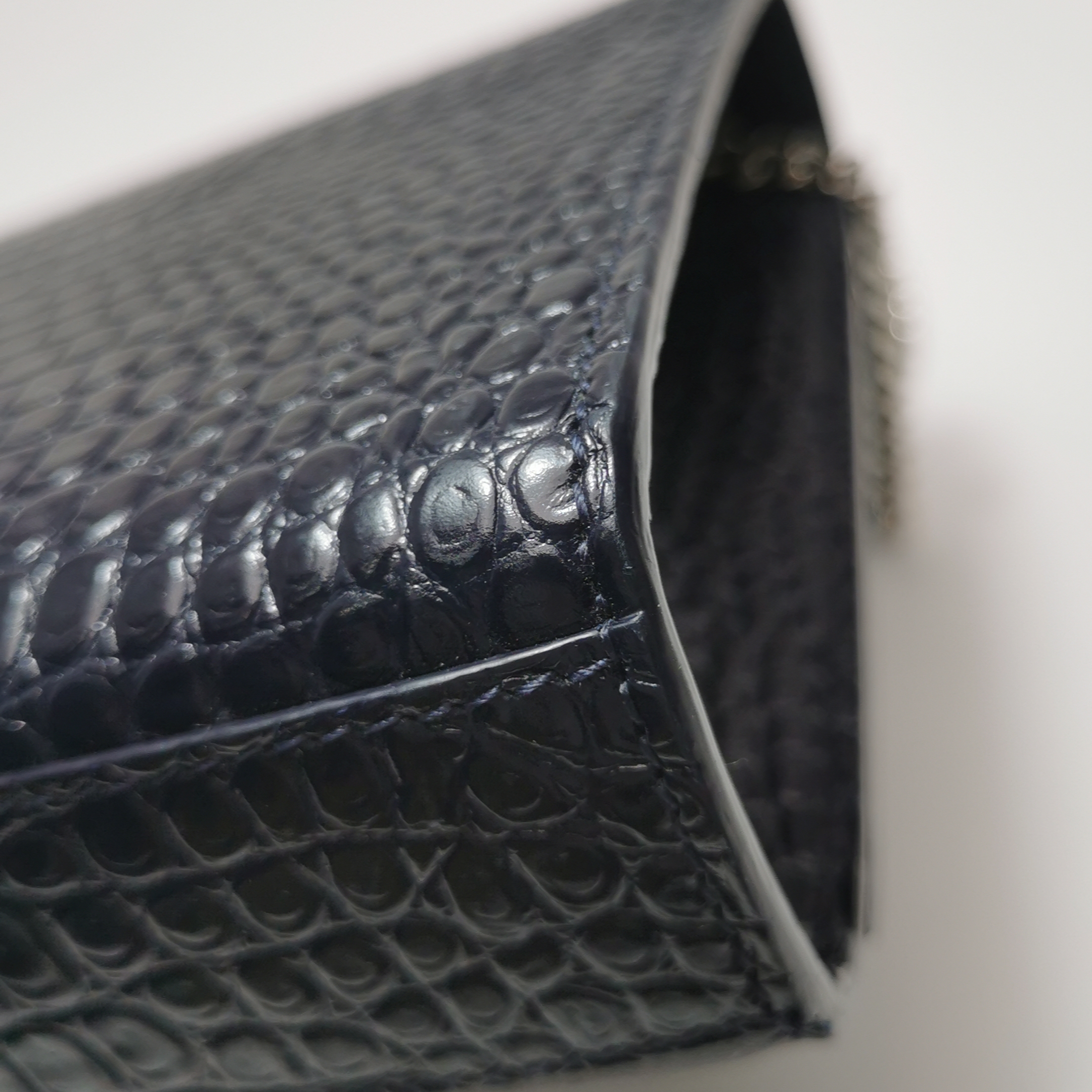 Saint Laurent(YSL) Classic Monogram Tassel Crossbody Bag Crocodile Embossed Leather Medium — photo 10 of 13