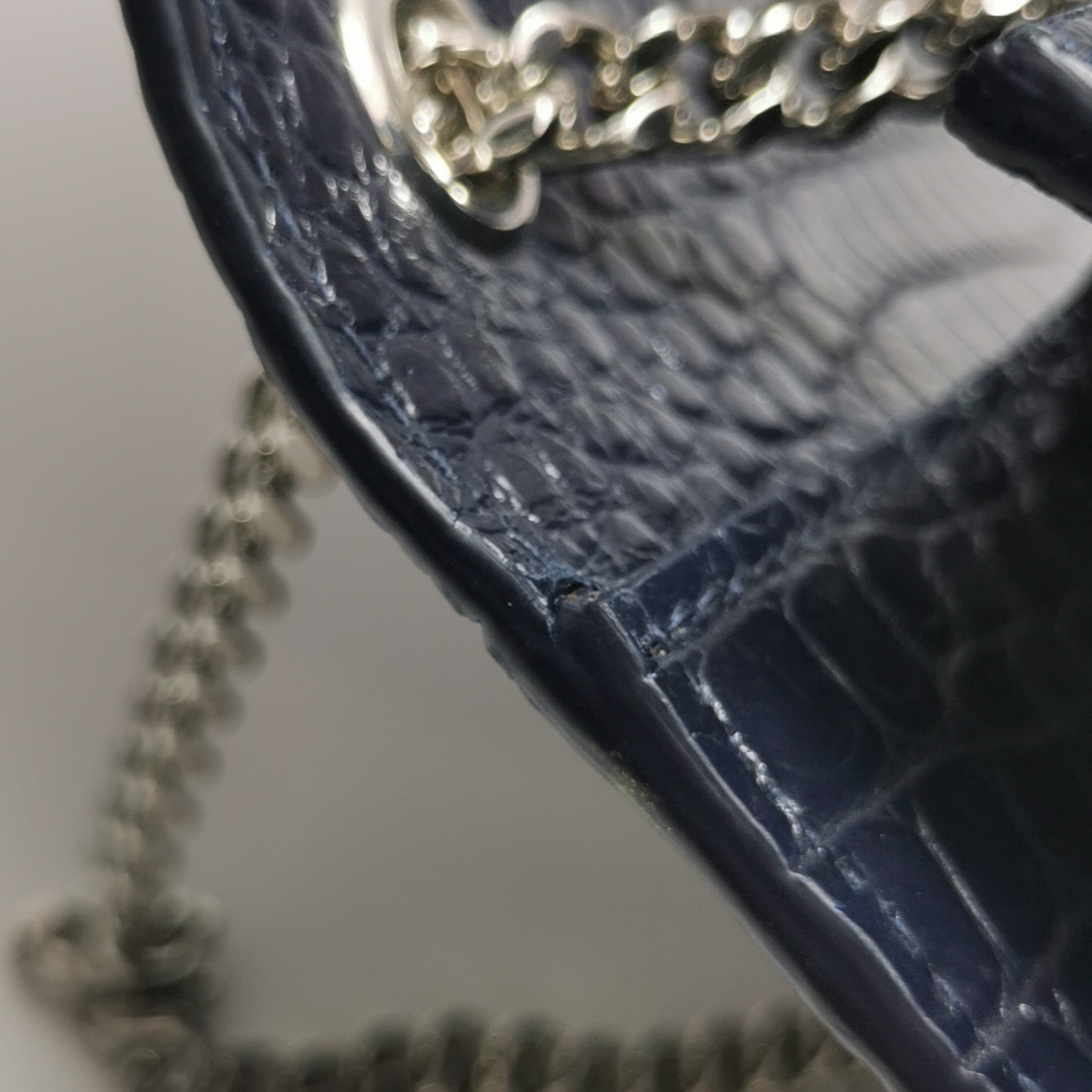 Saint Laurent(YSL) Classic Monogram Tassel Crossbody Bag Crocodile Embossed Leather Medium — photo 12 of 13