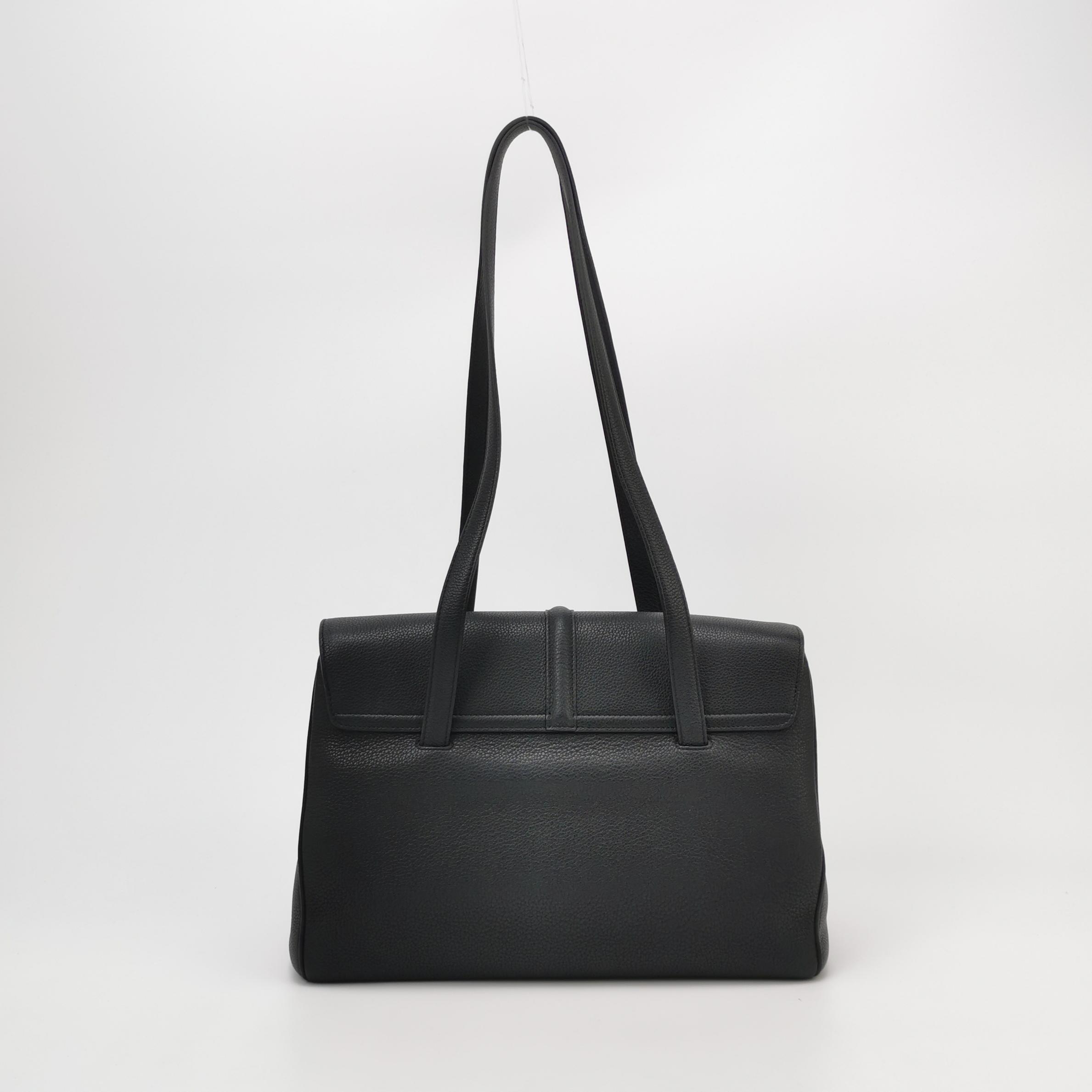 Celine Soft 16 Bag Smooth Calfskin Medium — photo 5 of 15