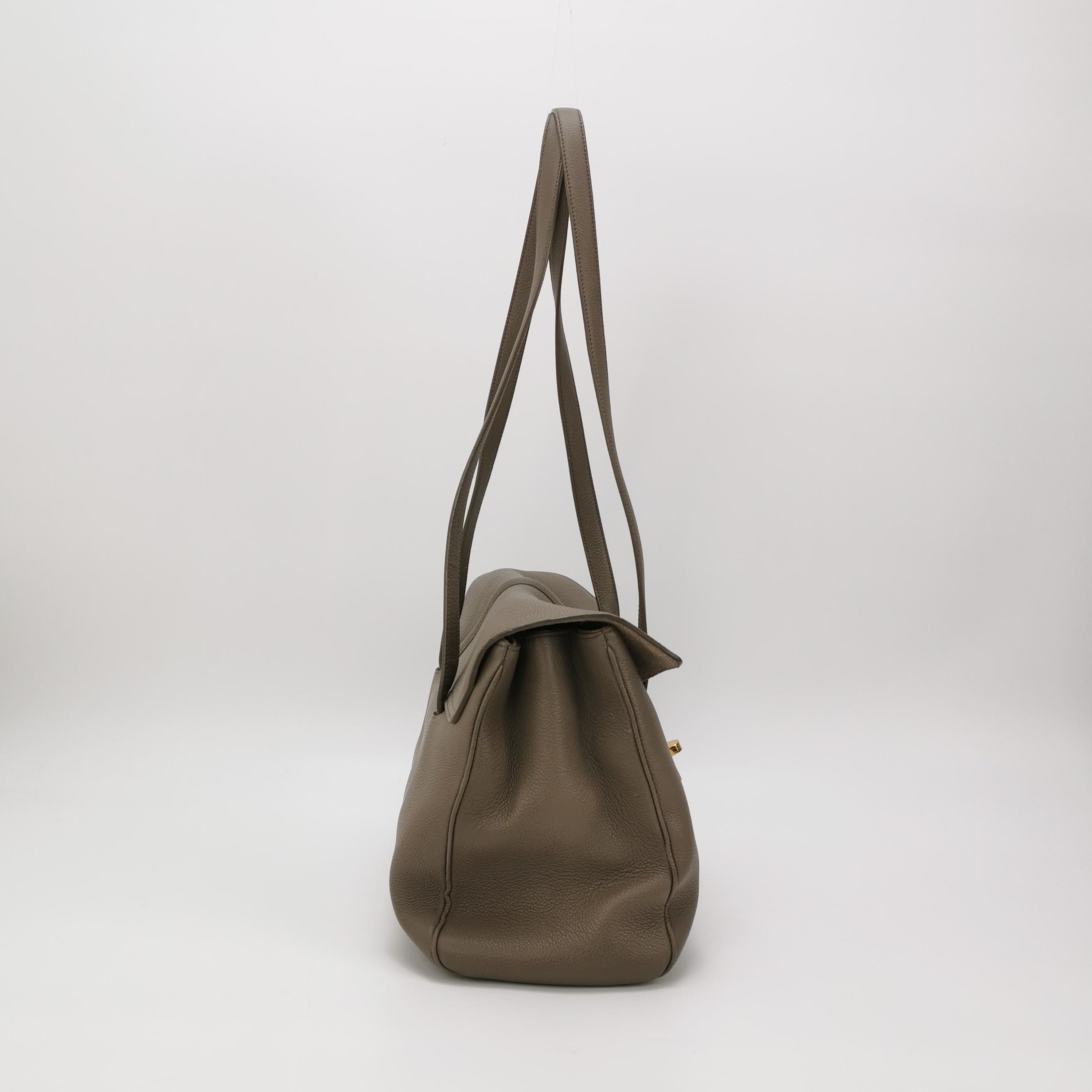 Celine Soft 16 Bag Smooth Calfskin Medium — photo 4 of 14