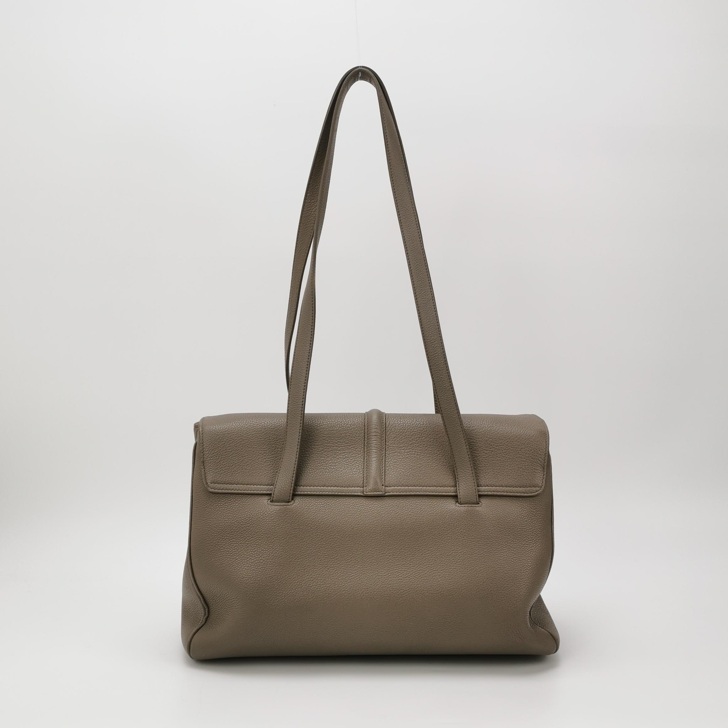 Celine Soft 16 Bag Smooth Calfskin Medium — photo 5 of 14