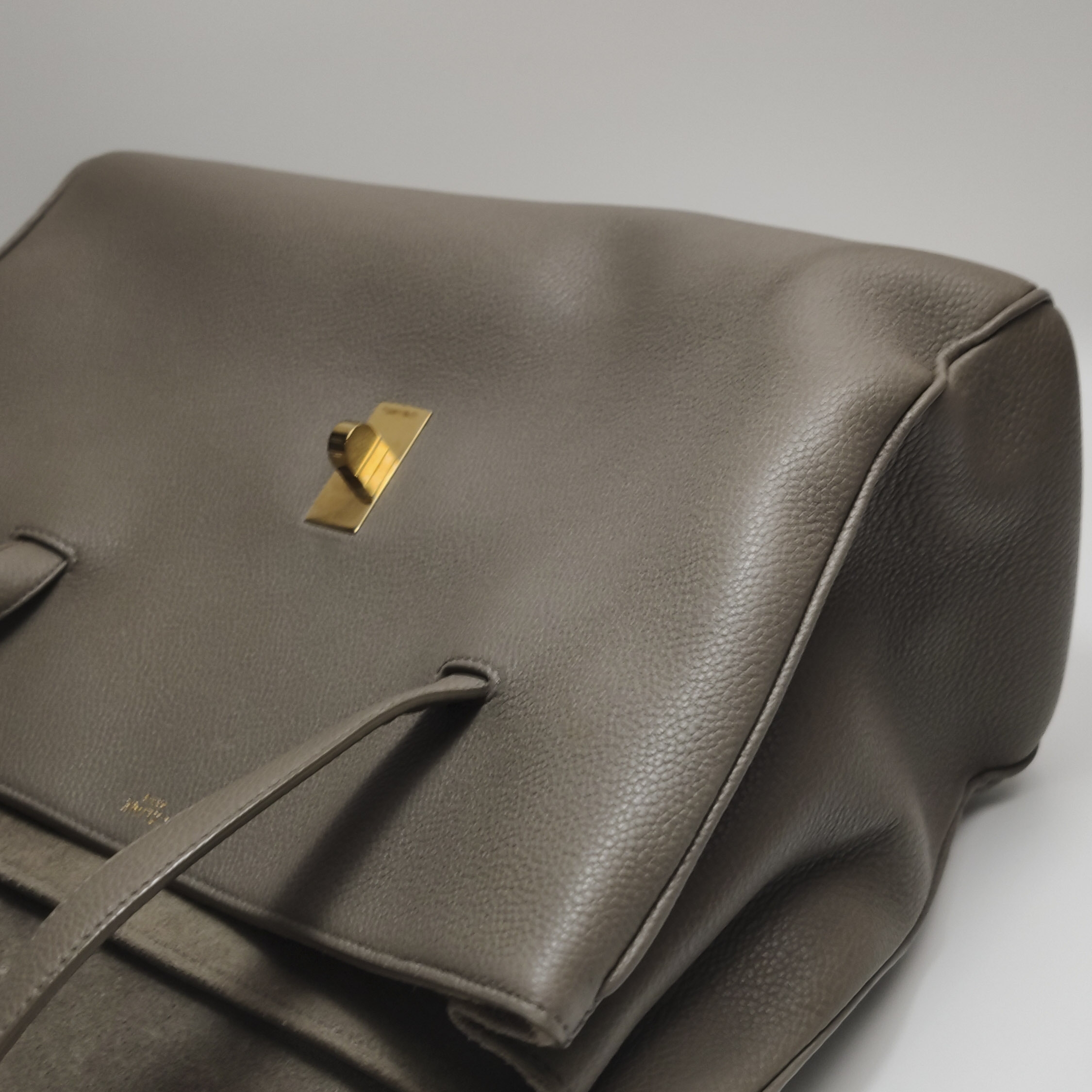 Celine Soft 16 Bag Smooth Calfskin Medium — photo 7 of 14