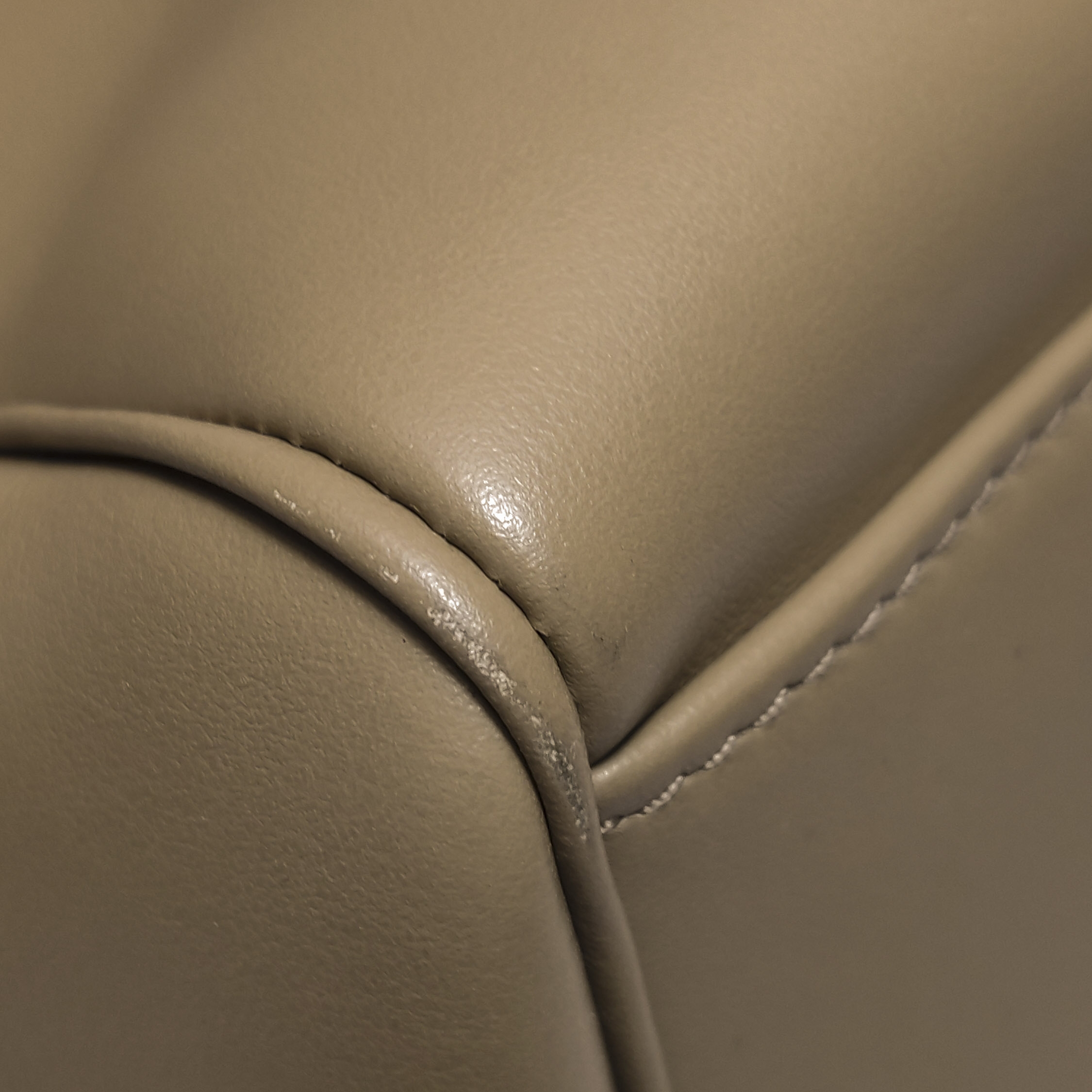 Celine Soft 16 Bag Smooth Calfskin Medium — photo 12 of 15