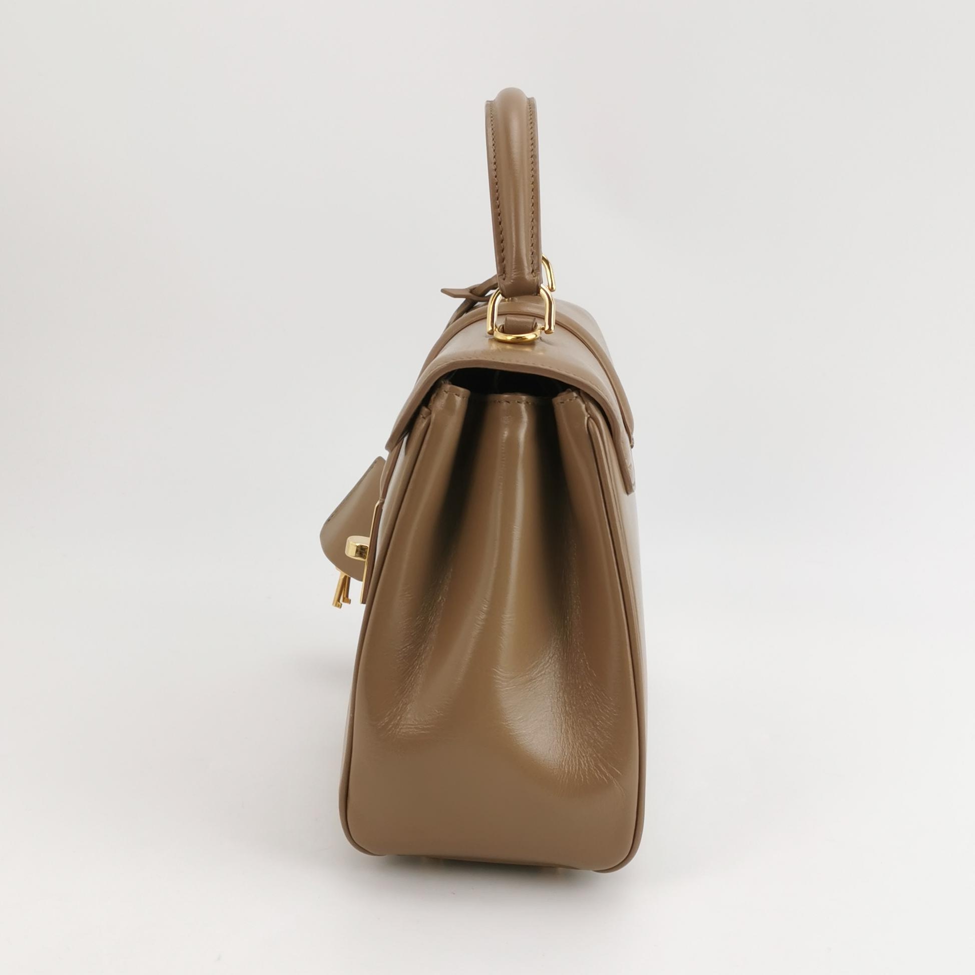 Celine 16 Top Handle Bag Grained Calfskin Medium — photo 3 of 16