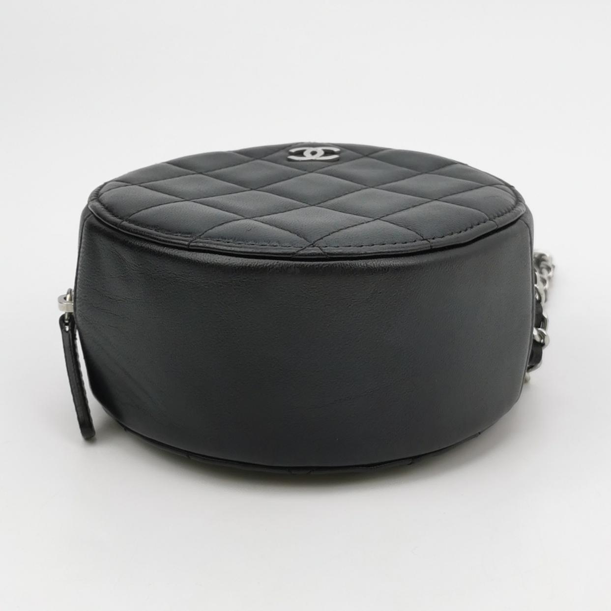 Chanel Round Clutch with Chain Quilted Caviar Mini — photo 6 of 13