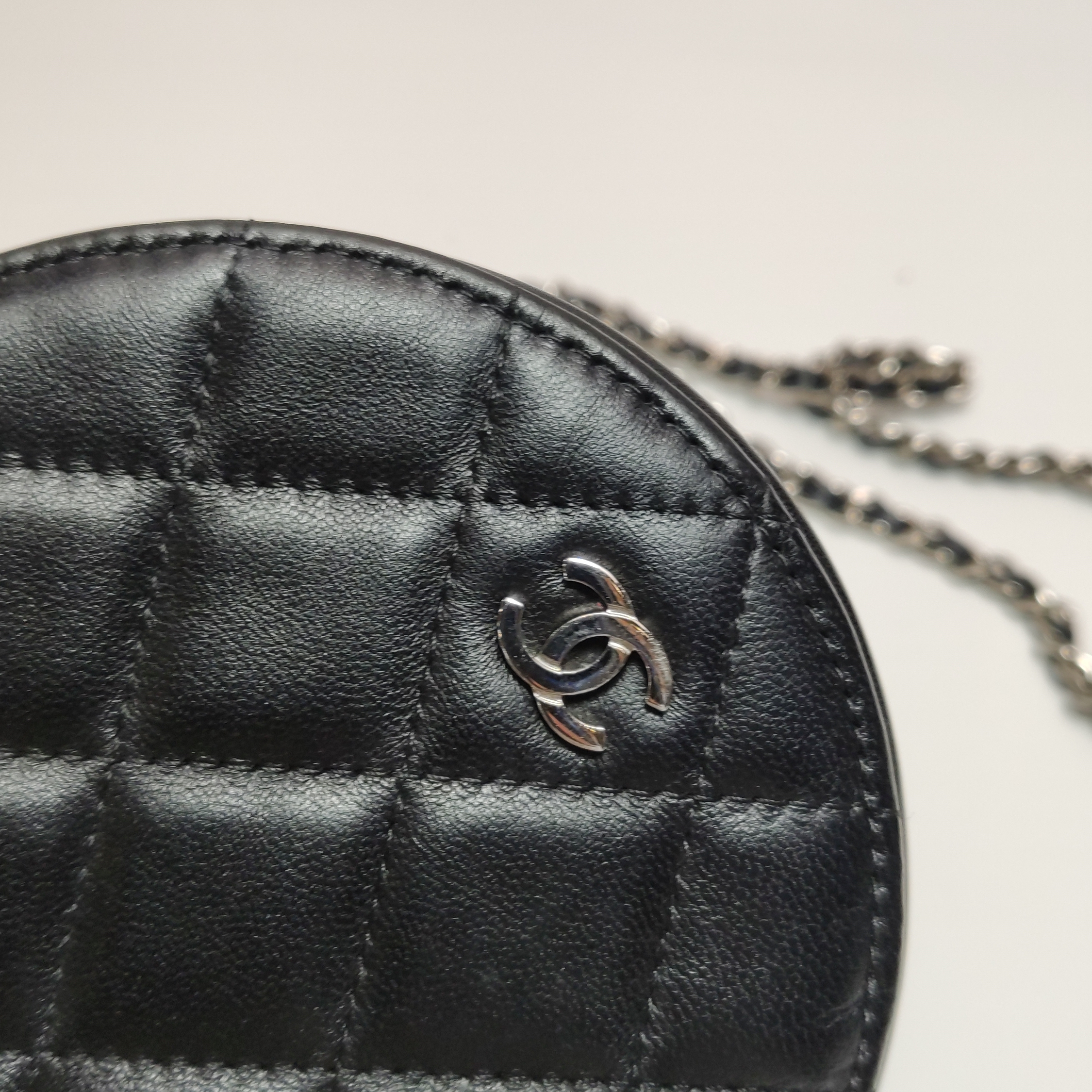 Chanel Round Clutch with Chain Quilted Caviar Mini — photo 9 of 13