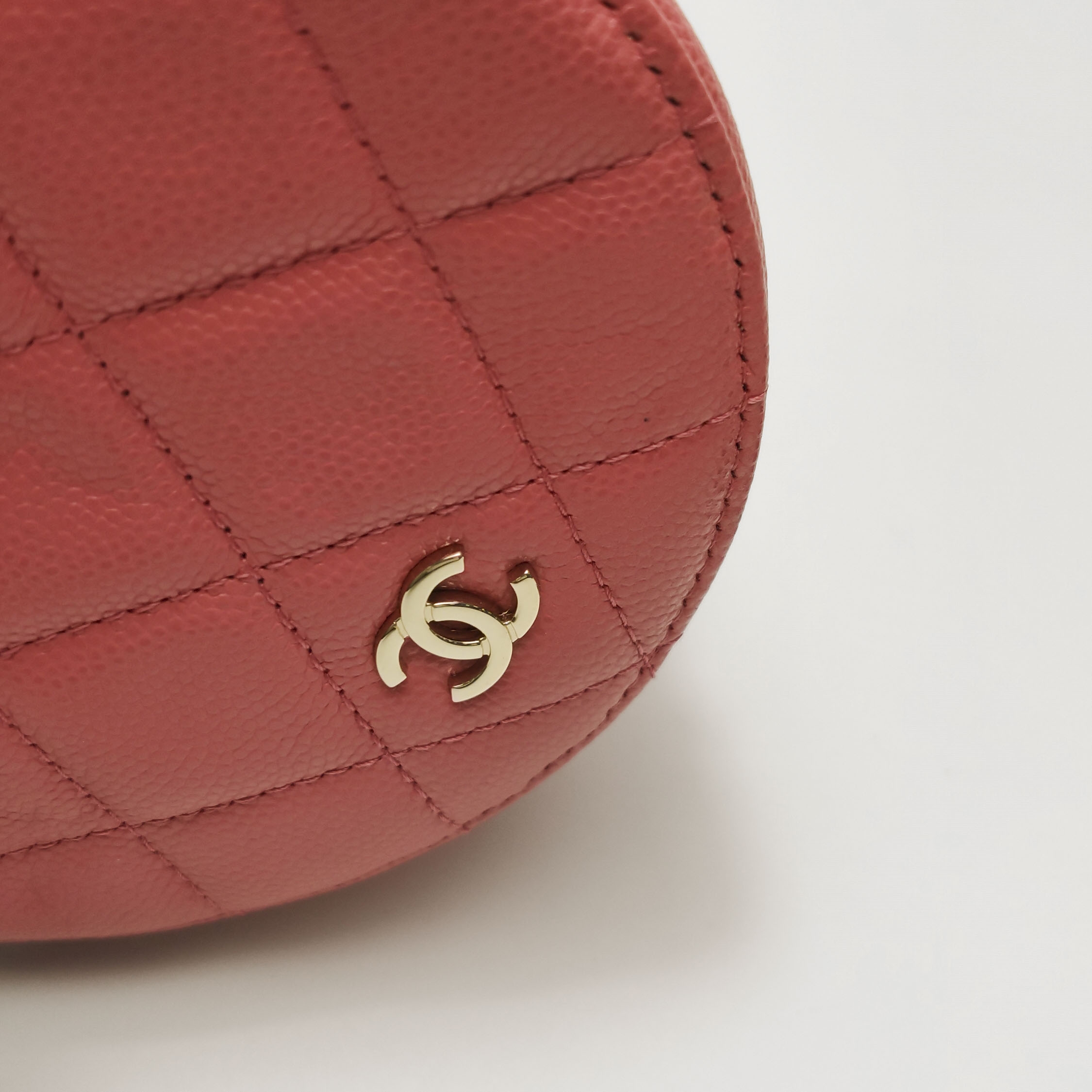 Chanel Round Clutch with Chain Quilted Caviar Mini — photo 11 of 12