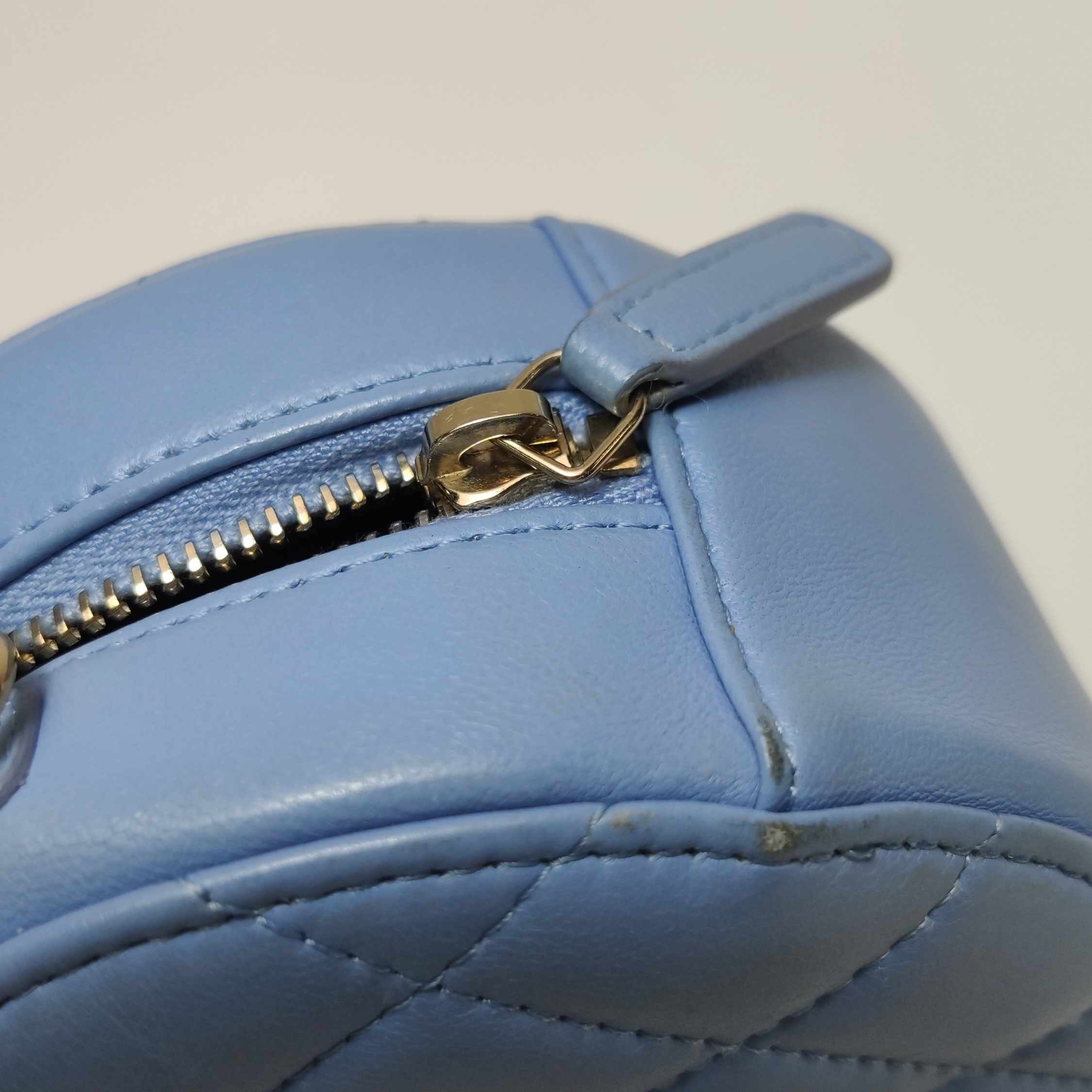 Chanel Round Clutch with Chain Quilted Caviar Mini — photo 14 of 15