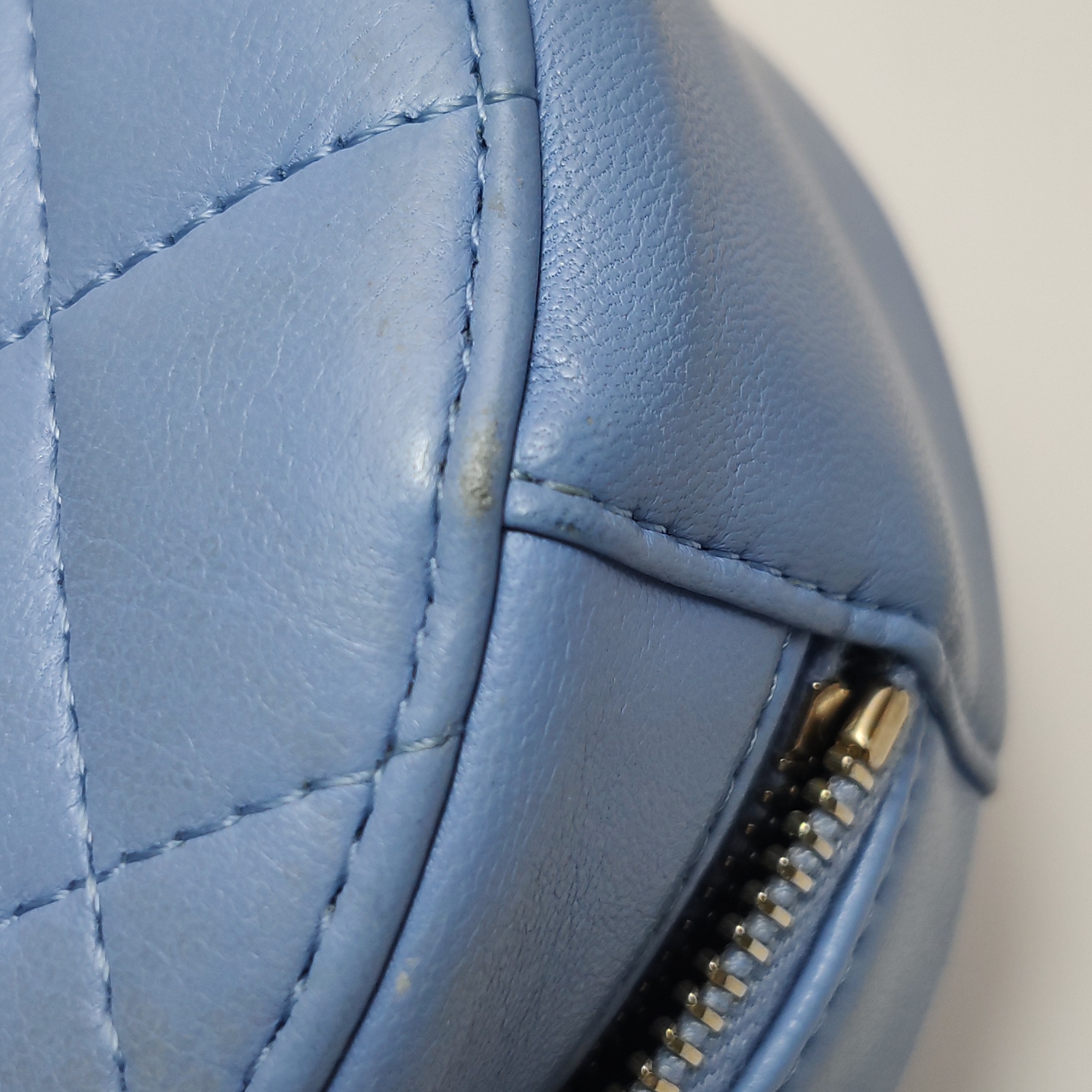 Chanel Round Clutch with Chain Quilted Caviar Mini — photo 10 of 15