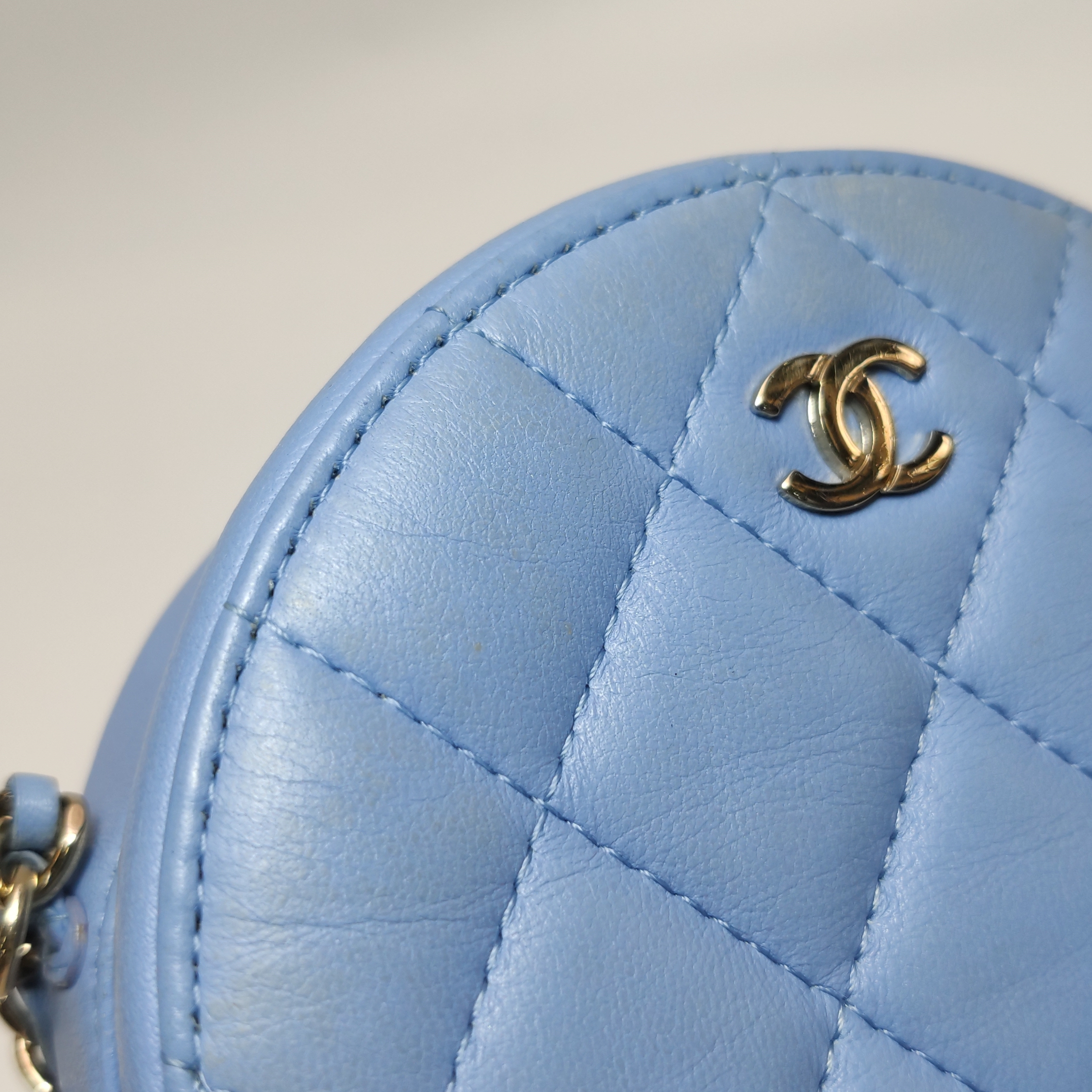 Chanel Round Clutch with Chain Quilted Caviar Mini — photo 9 of 15