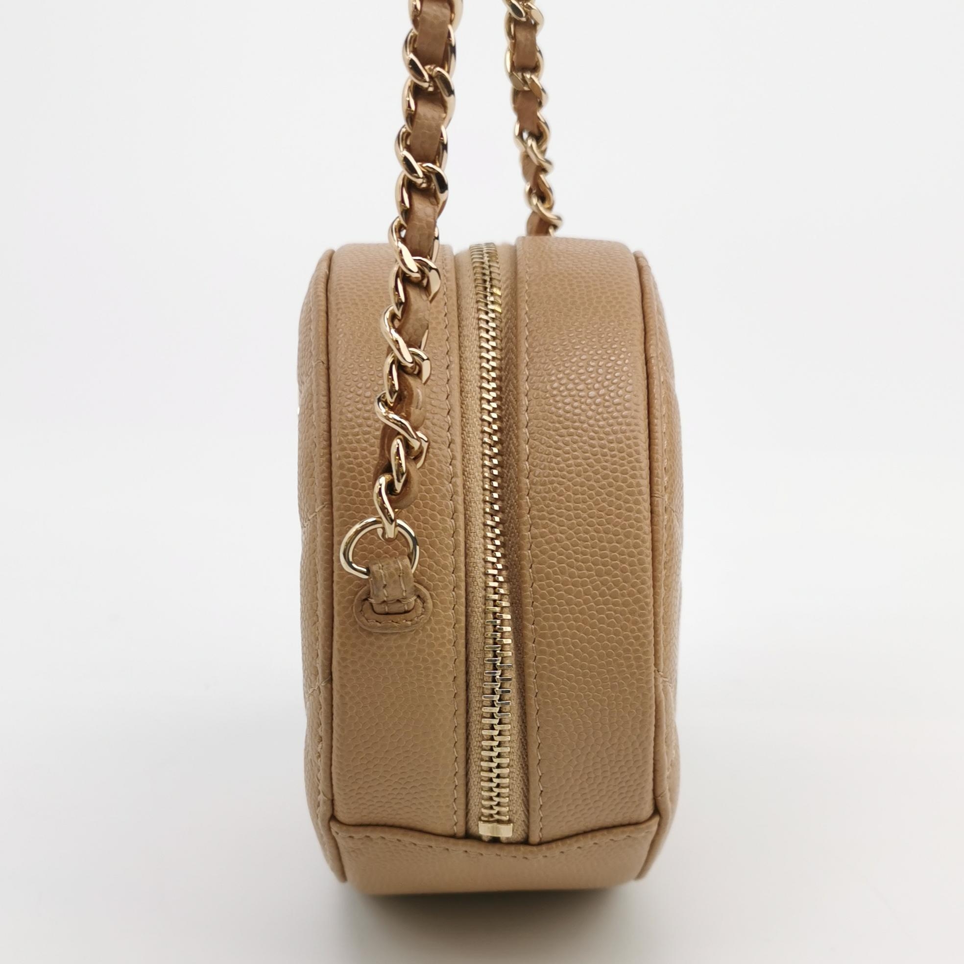 Chanel Round Clutch with Chain Quilted Caviar Mini — photo 3 of 9