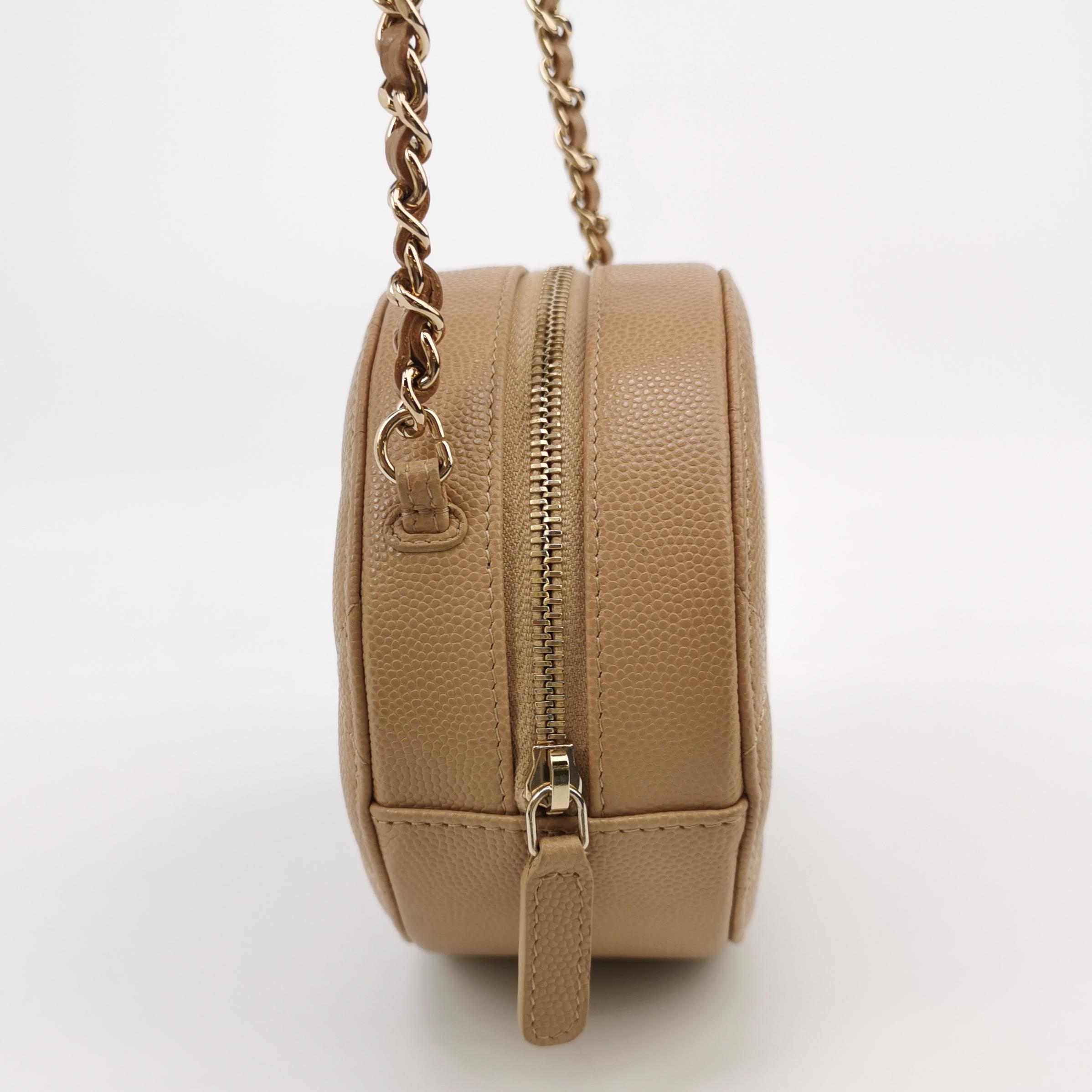 Chanel Round Clutch with Chain Quilted Caviar Mini — photo 4 of 9