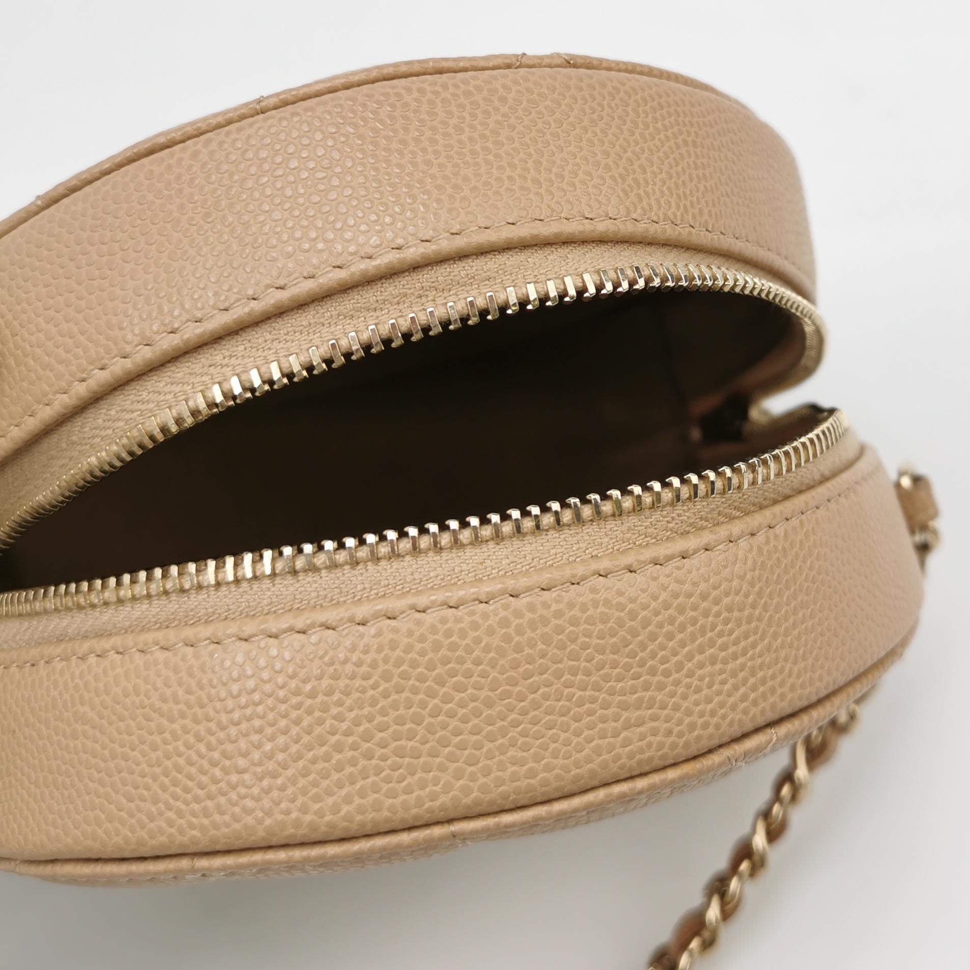Chanel Round Clutch with Chain Quilted Caviar Mini — photo 7 of 9