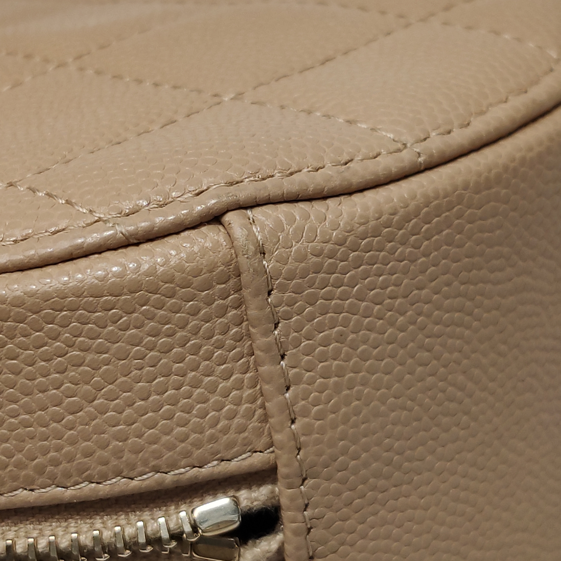 Chanel Round Clutch with Chain Quilted Caviar Mini — photo 8 of 9