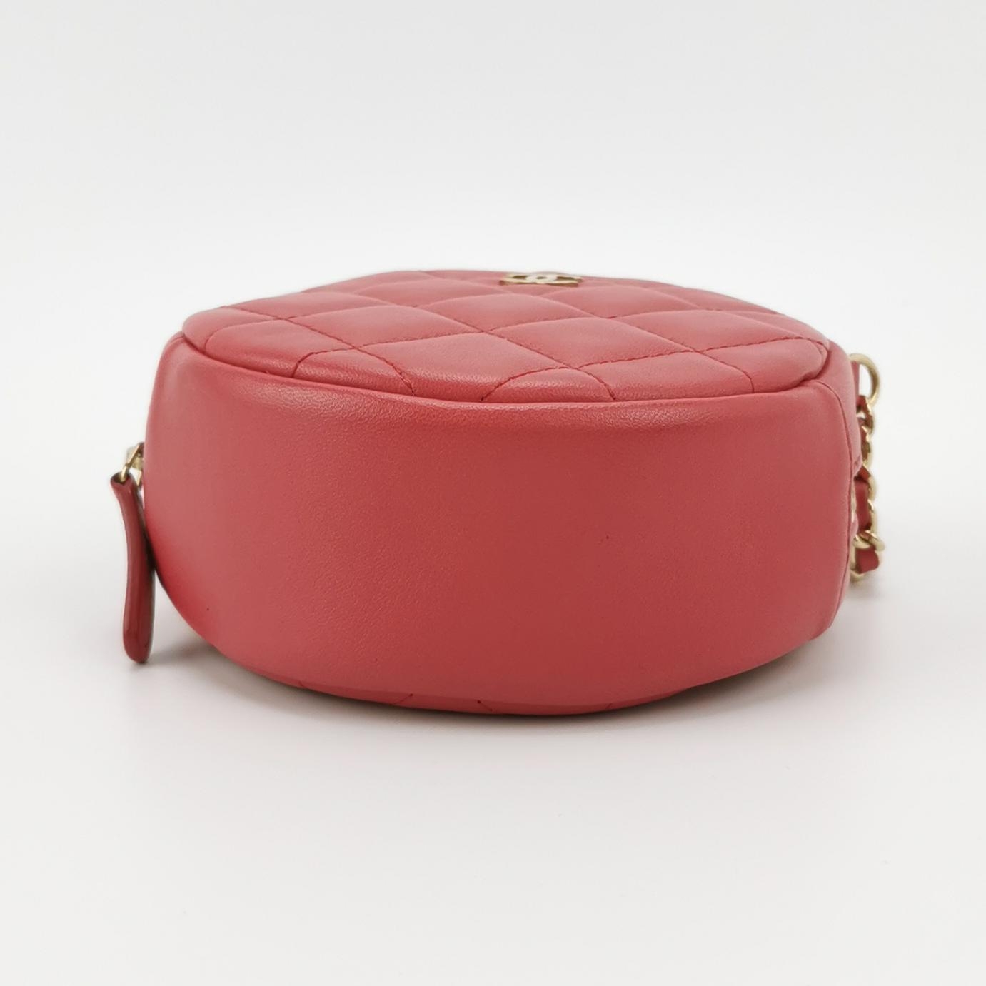 Chanel Round Clutch with Chain Quilted Caviar Mini — photo 5 of 10